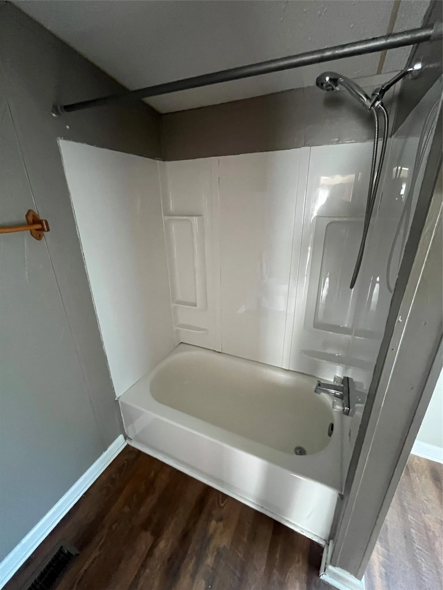 Mobile Home For Rent in Johnson County , 9204 Oklahoma Street, Joshua, Texas 76058, 3 Bedroom, 2 Bathroom, 2 Garage spaces, 1,232 Sqft, built in 2000, mls#21321253, Real Estate Agent in Joshua, Homes For Rent in Johnson county, Homes For Rent in Joshua, Realtor in Joshua Texas, Real Estate Brokerage Independent Realty Texas, Luminita Cordes Realtor