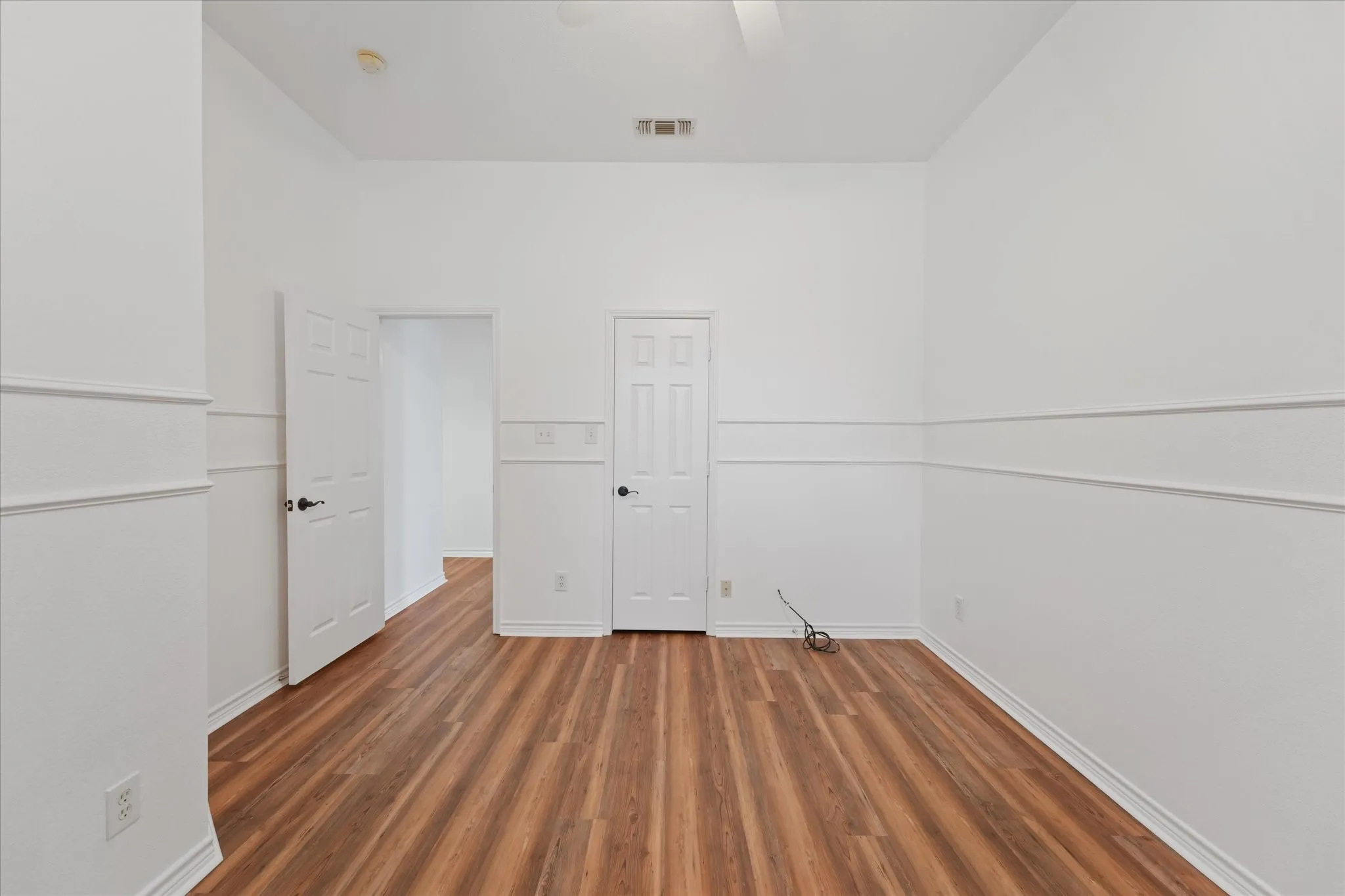 Single Family Residence For Sale in Tarrant County , 2308 Laura Elizabeth Trail, Mansfield, Texas 76063, 3 Bedroom, 2 Bathroom, 2 Garage spaces, 2,484 Sqft, built in 2001, mls#21321258, Real Estate Agent in Mansfield, Homes For Sale in Tarrant county, Homes For Sale in Mansfield, Realtor in Mansfield Texas, Real Estate Brokerage Independent Realty Texas, Luminita Cordes Realtor