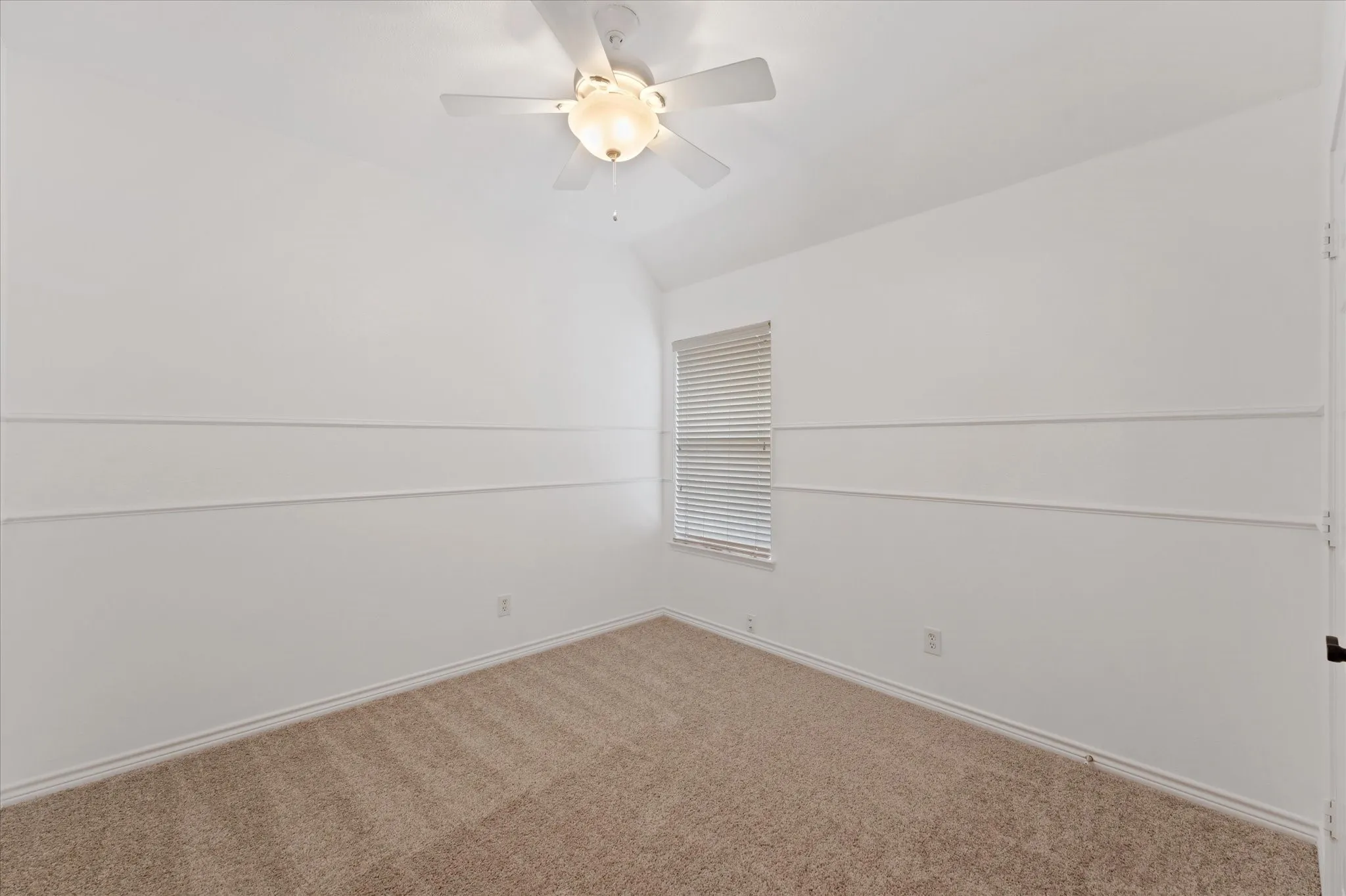 Single Family Residence For Sale in Tarrant County , 2308 Laura Elizabeth Trail, Mansfield, Texas 76063, 3 Bedroom, 2 Bathroom, 2 Garage spaces, 2,484 Sqft, built in 2001, mls#21321258, Real Estate Agent in Mansfield, Homes For Sale in Tarrant county, Homes For Sale in Mansfield, Realtor in Mansfield Texas, Real Estate Brokerage Independent Realty Texas, Luminita Cordes Realtor