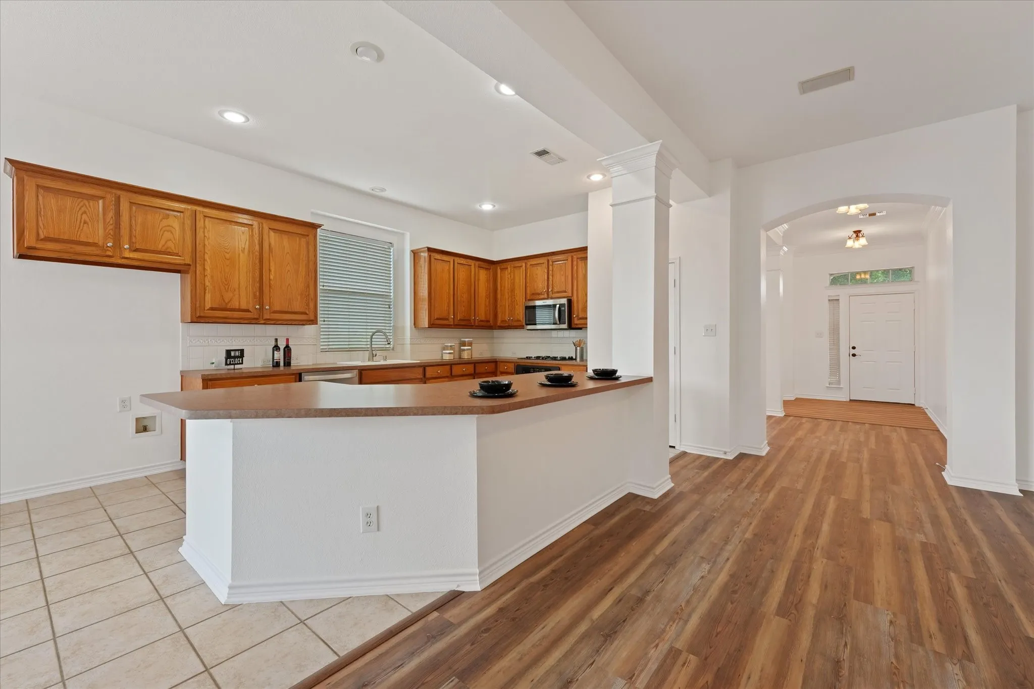 Single Family Residence For Sale in Tarrant County , 2308 Laura Elizabeth Trail, Mansfield, Texas 76063, 3 Bedroom, 2 Bathroom, 2 Garage spaces, 2,484 Sqft, built in 2001, mls#21321258, Real Estate Agent in Mansfield, Homes For Sale in Tarrant county, Homes For Sale in Mansfield, Realtor in Mansfield Texas, Real Estate Brokerage Independent Realty Texas, Luminita Cordes Realtor