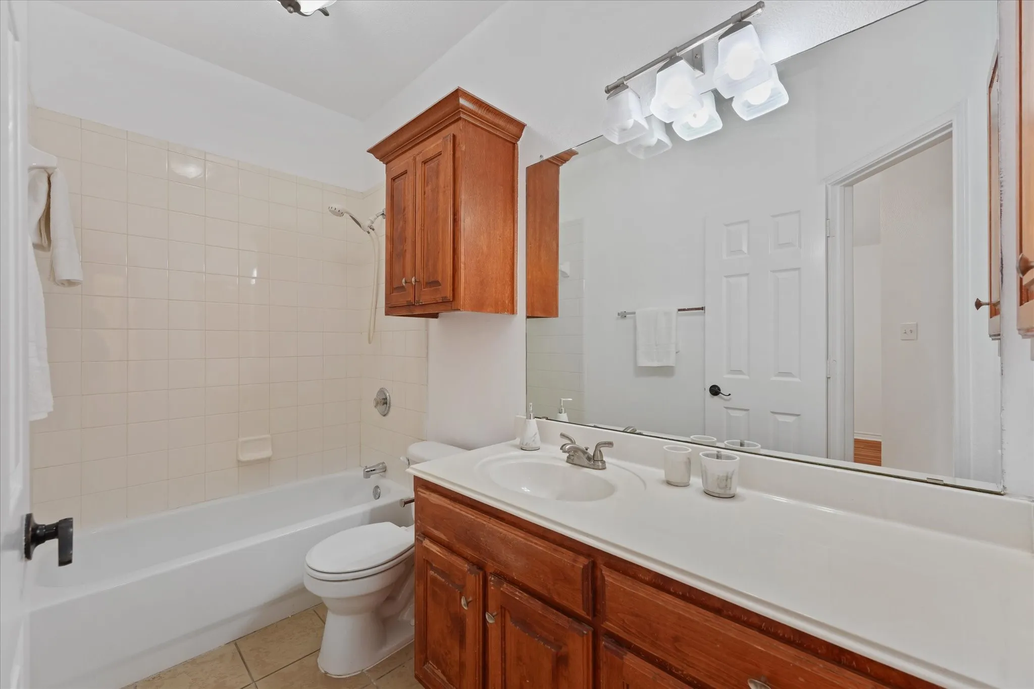 Single Family Residence For Sale in Tarrant County , 2308 Laura Elizabeth Trail, Mansfield, Texas 76063, 3 Bedroom, 2 Bathroom, 2 Garage spaces, 2,484 Sqft, built in 2001, mls#21321258, Real Estate Agent in Mansfield, Homes For Sale in Tarrant county, Homes For Sale in Mansfield, Realtor in Mansfield Texas, Real Estate Brokerage Independent Realty Texas, Luminita Cordes Realtor