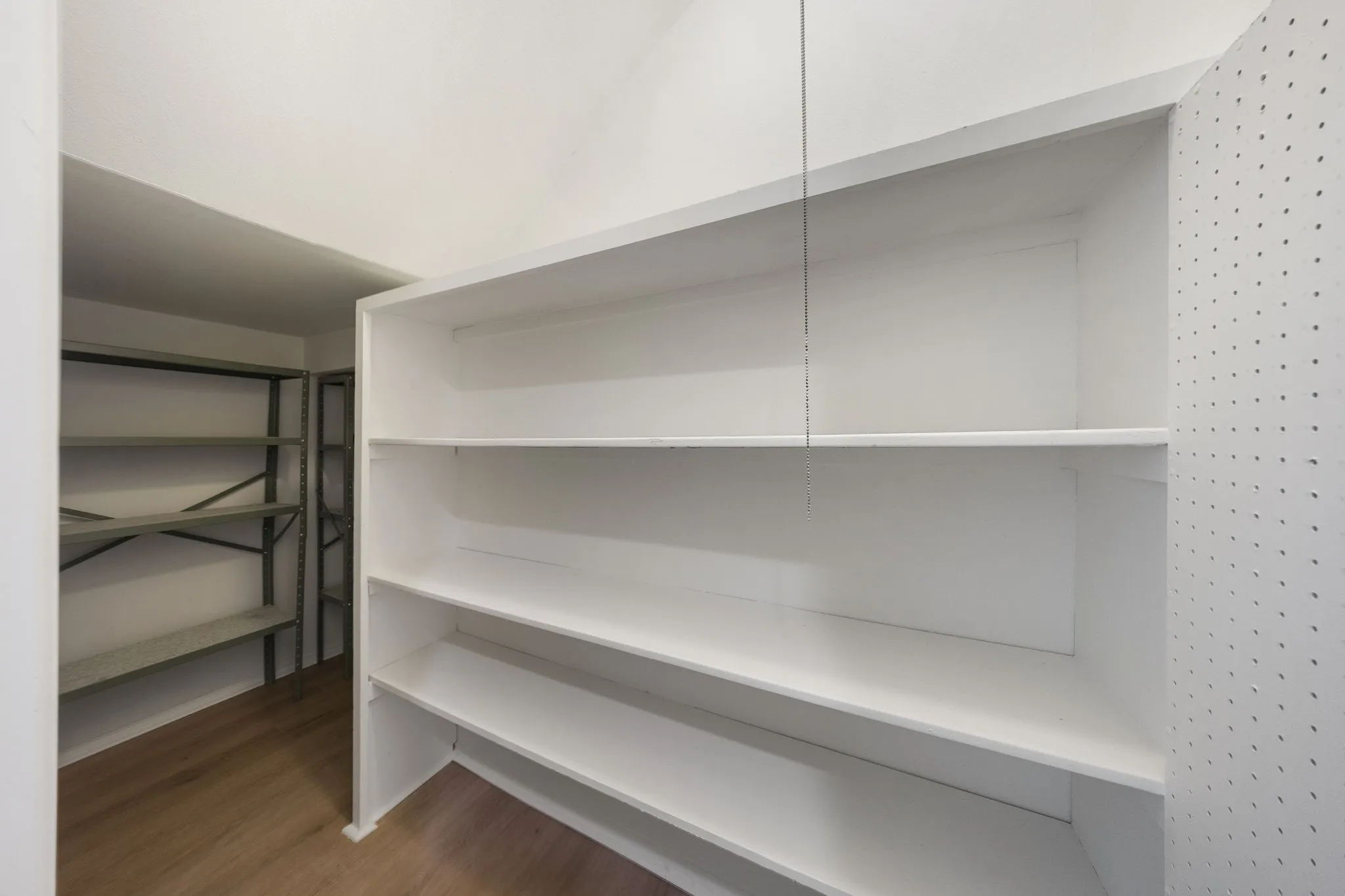Condominium For Sale in Dallas County , 15927 Preston Road 1005, Dallas, Texas 75248, 2 Bedroom, 3 Bathroom, Garage spaces, 1,509 Sqft, built in 1968, mls#21321256, Real Estate Agent in Dallas, Homes For Sale in Dallas county, Homes For Sale in Dallas, Realtor in Dallas Texas, Real Estate Brokerage Independent Realty Texas, Luminita Cordes Realtor