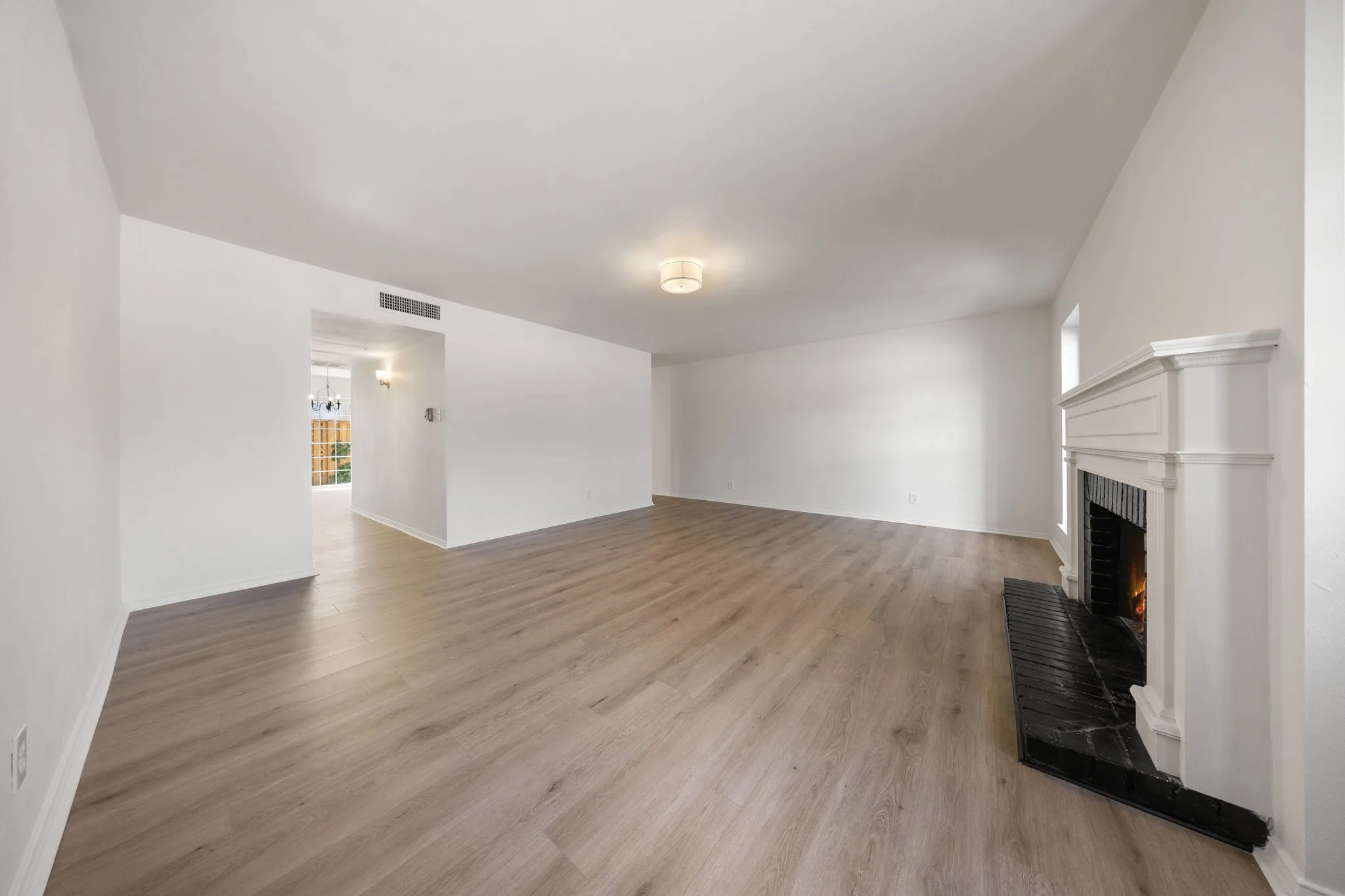 Condominium For Sale in Dallas County , 15927 Preston Road 1005, Dallas, Texas 75248, 2 Bedroom, 3 Bathroom, Garage spaces, 1,509 Sqft, built in 1968, mls#21321256, Real Estate Agent in Dallas, Homes For Sale in Dallas county, Homes For Sale in Dallas, Realtor in Dallas Texas, Real Estate Brokerage Independent Realty Texas, Luminita Cordes Realtor