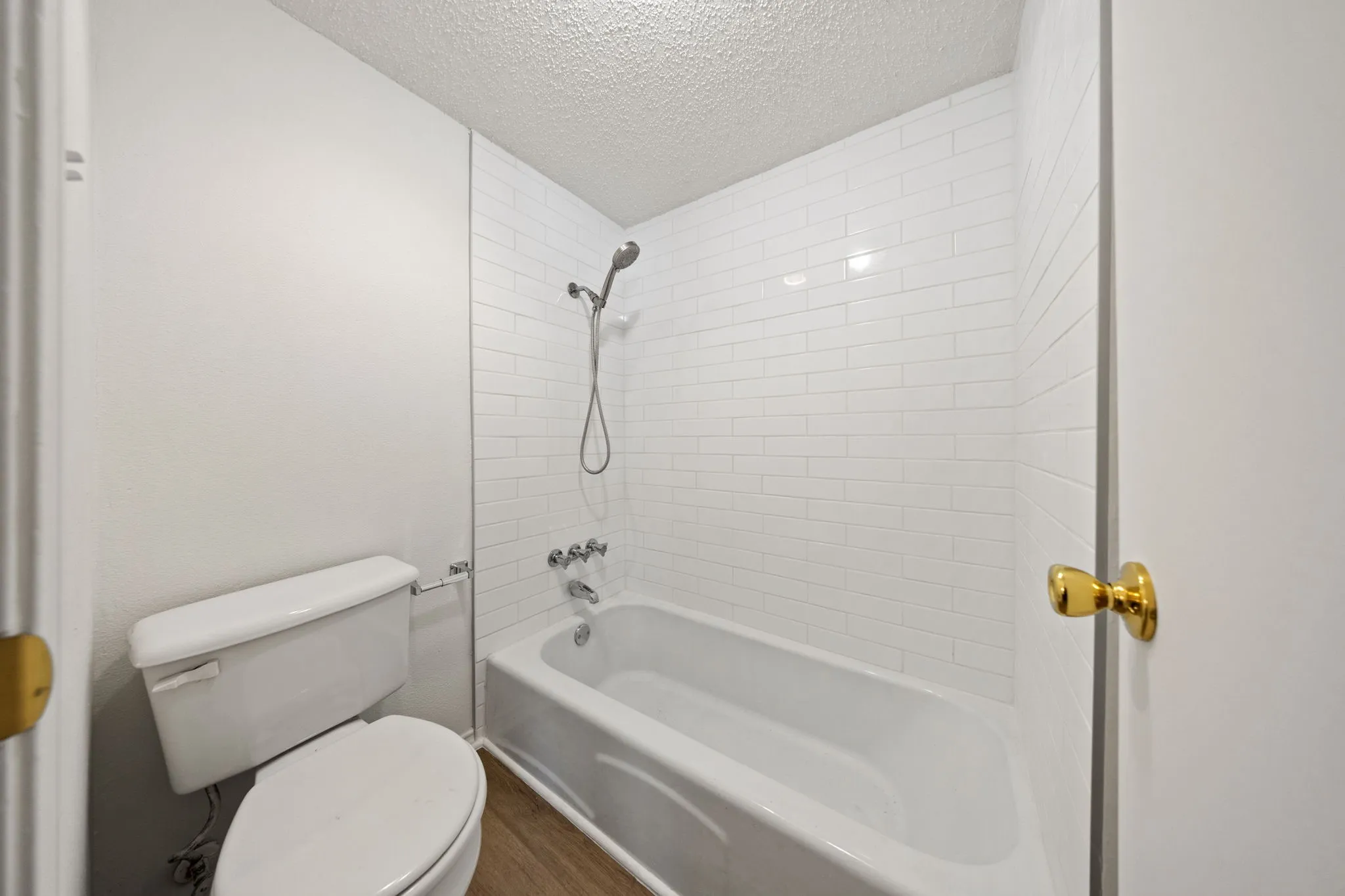 Condominium For Sale in Dallas County , 15927 Preston Road 1005, Dallas, Texas 75248, 2 Bedroom, 3 Bathroom, Garage spaces, 1,509 Sqft, built in 1968, mls#21321256, Real Estate Agent in Dallas, Homes For Sale in Dallas county, Homes For Sale in Dallas, Realtor in Dallas Texas, Real Estate Brokerage Independent Realty Texas, Luminita Cordes Realtor
