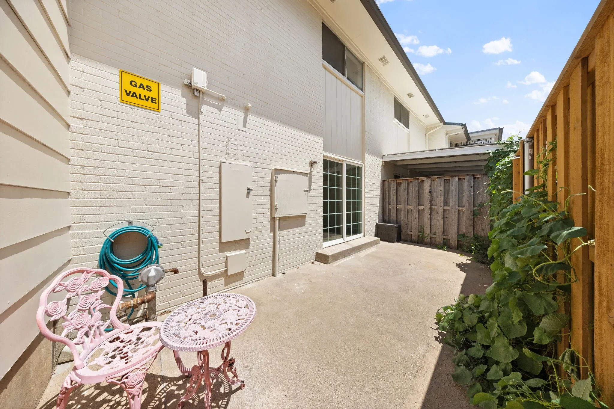 Condominium For Sale in Dallas County , 15927 Preston Road 1005, Dallas, Texas 75248, 2 Bedroom, 3 Bathroom, Garage spaces, 1,509 Sqft, built in 1968, mls#21321256, Real Estate Agent in Dallas, Homes For Sale in Dallas county, Homes For Sale in Dallas, Realtor in Dallas Texas, Real Estate Brokerage Independent Realty Texas, Luminita Cordes Realtor