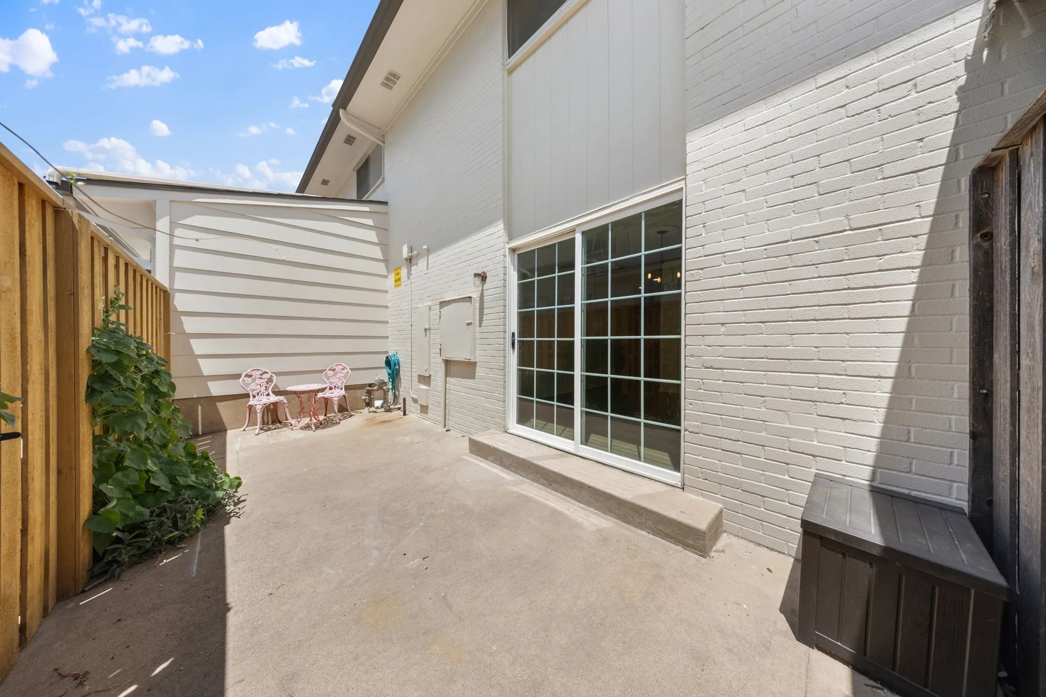 Condominium For Sale in Dallas County , 15927 Preston Road 1005, Dallas, Texas 75248, 2 Bedroom, 3 Bathroom, Garage spaces, 1,509 Sqft, built in 1968, mls#21321256, Real Estate Agent in Dallas, Homes For Sale in Dallas county, Homes For Sale in Dallas, Realtor in Dallas Texas, Real Estate Brokerage Independent Realty Texas, Luminita Cordes Realtor
