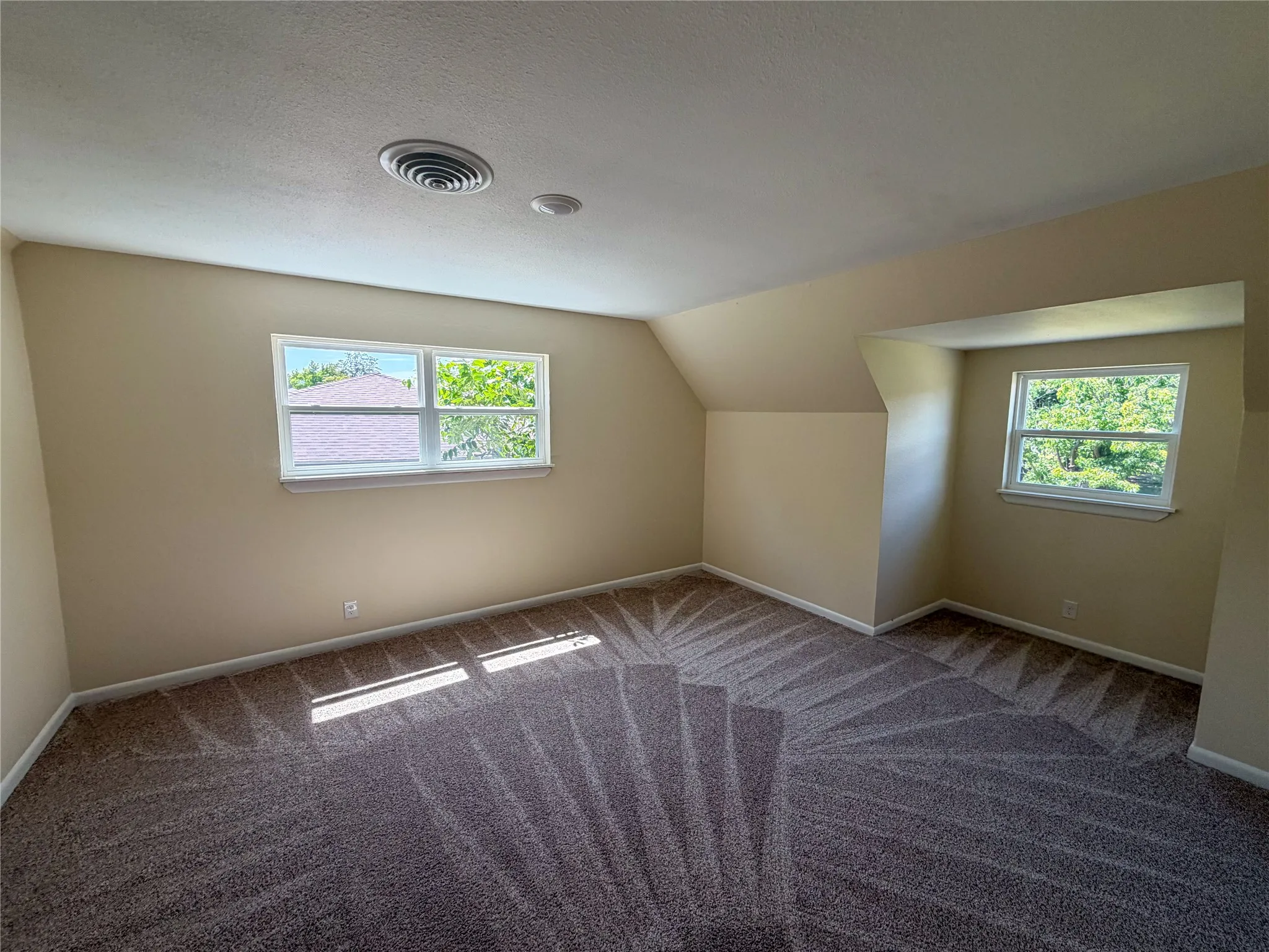 Single Family Residence For Rent in Grayson County , 3704 W Houston Street, Sherman, Texas 75092, 3 Bedroom, 2 Bathroom, 2 Garage spaces, 1,548 Sqft, built in 1964, mls#21321268, Real Estate Agent in Sherman, Homes For Rent in Grayson county, Homes For Rent in Sherman, Realtor in Sherman Texas, Real Estate Brokerage Independent Realty Texas, Luminita Cordes Realtor
