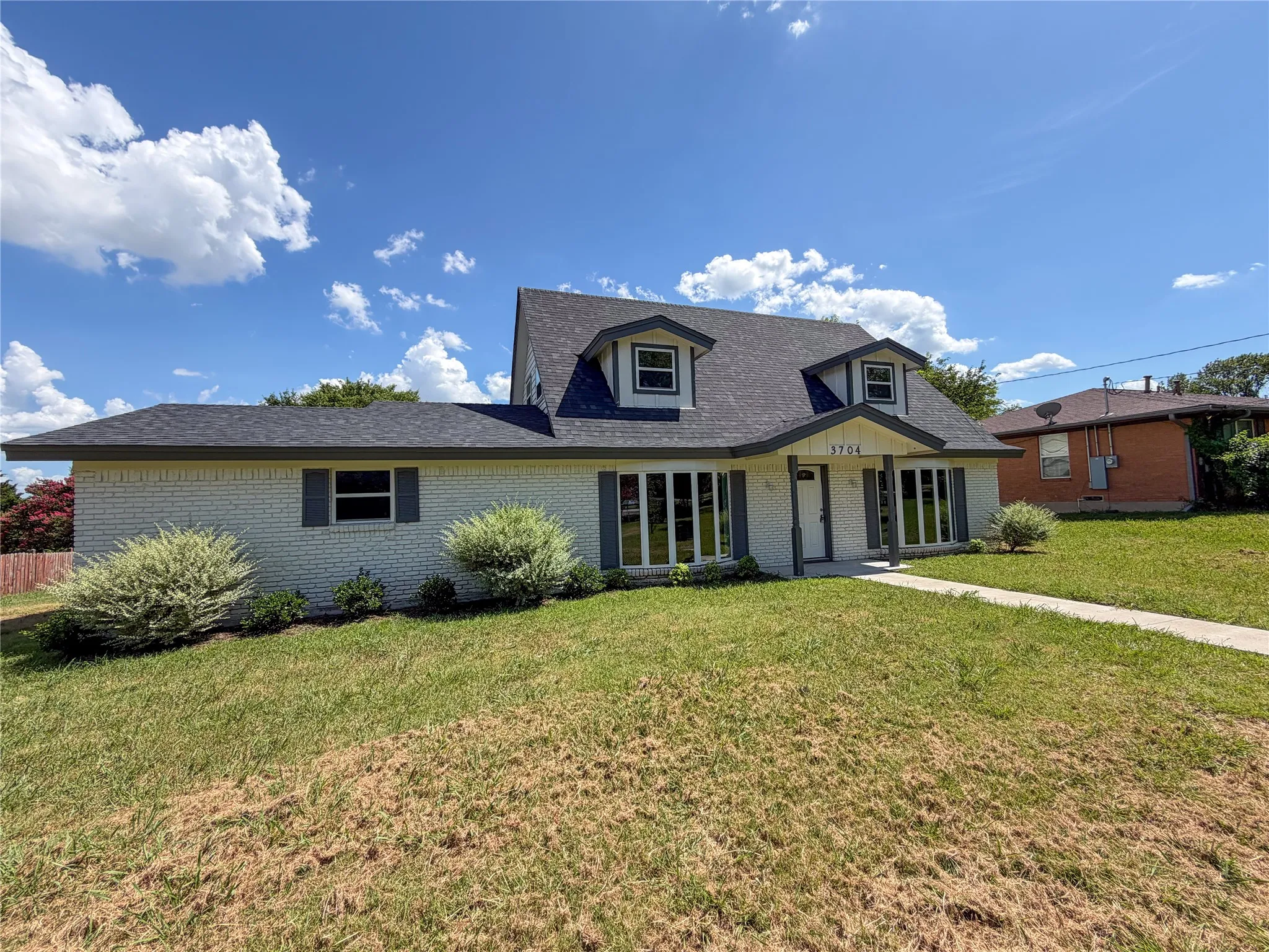 Single Family Residence For Rent in Grayson County , 3704 W Houston Street, Sherman, Texas 75092, 3 Bedroom, 2 Bathroom, 2 Garage spaces, 1,548 Sqft, built in 1964, mls#21321268, Real Estate Agent in Sherman, Homes For Rent in Grayson county, Homes For Rent in Sherman, Realtor in Sherman Texas, Real Estate Brokerage Independent Realty Texas, Luminita Cordes Realtor