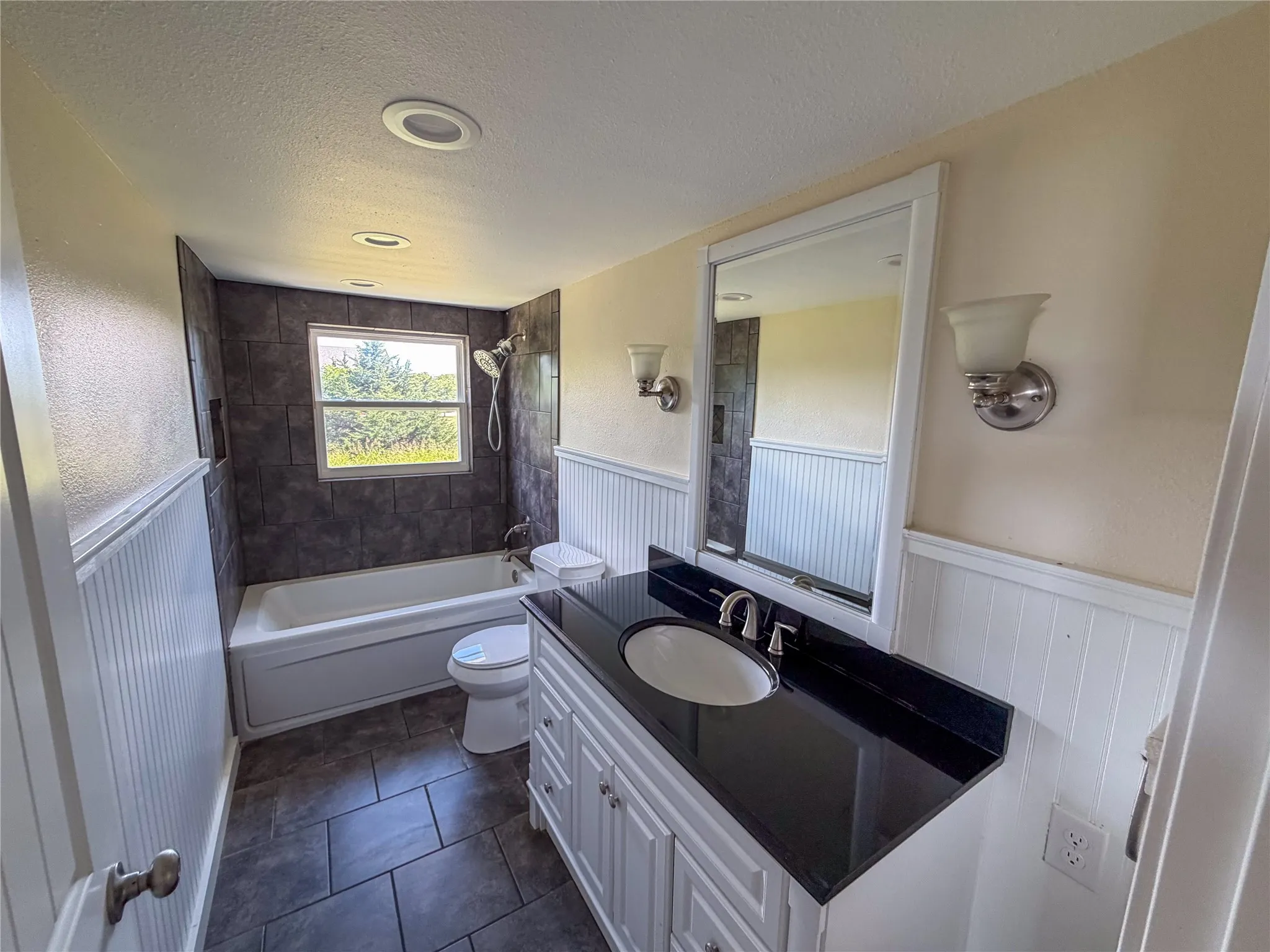 Single Family Residence For Rent in Grayson County , 3704 W Houston Street, Sherman, Texas 75092, 3 Bedroom, 2 Bathroom, 2 Garage spaces, 1,548 Sqft, built in 1964, mls#21321268, Real Estate Agent in Sherman, Homes For Rent in Grayson county, Homes For Rent in Sherman, Realtor in Sherman Texas, Real Estate Brokerage Independent Realty Texas, Luminita Cordes Realtor