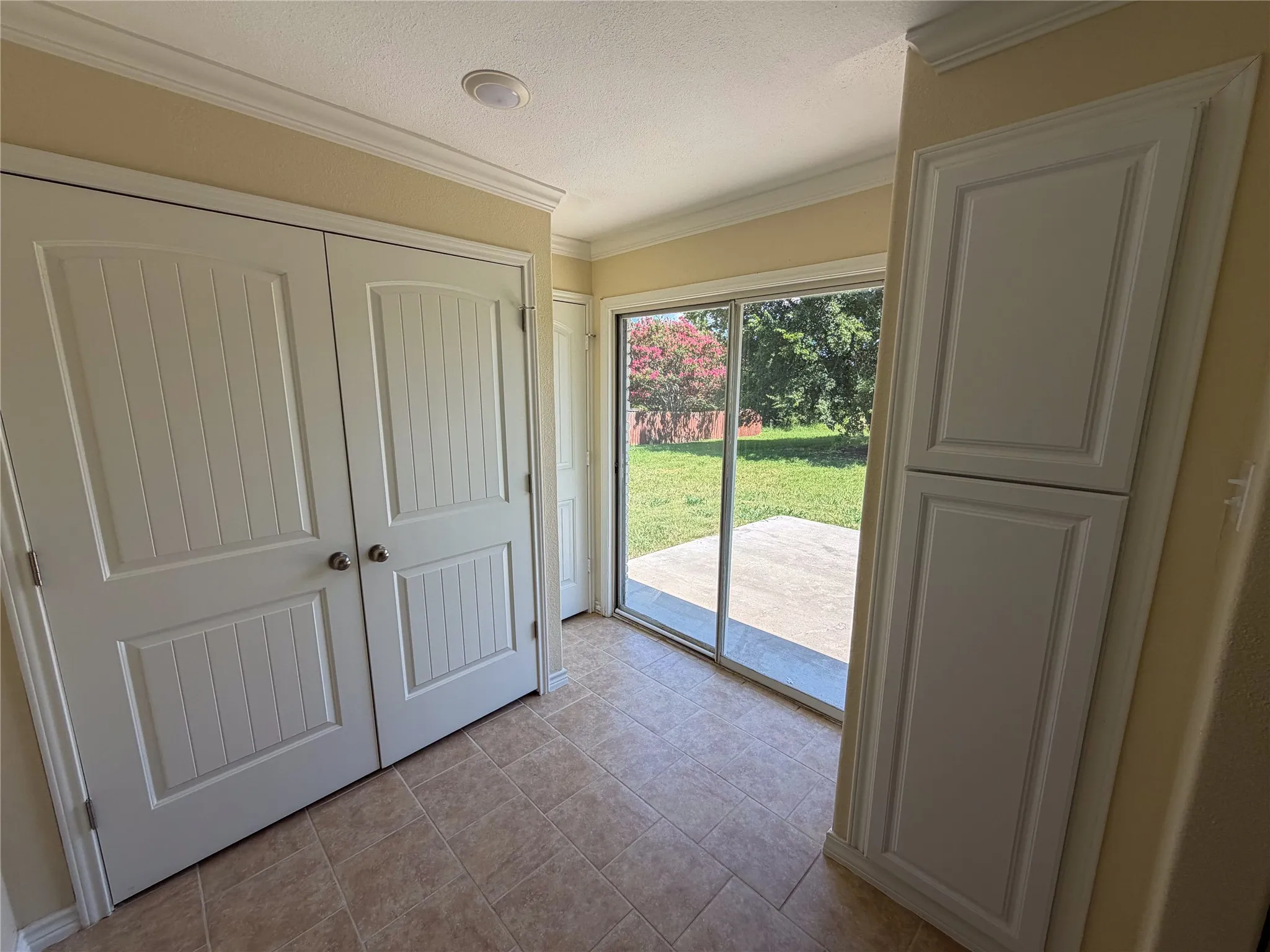 Single Family Residence For Rent in Grayson County , 3704 W Houston Street, Sherman, Texas 75092, 3 Bedroom, 2 Bathroom, 2 Garage spaces, 1,548 Sqft, built in 1964, mls#21321268, Real Estate Agent in Sherman, Homes For Rent in Grayson county, Homes For Rent in Sherman, Realtor in Sherman Texas, Real Estate Brokerage Independent Realty Texas, Luminita Cordes Realtor