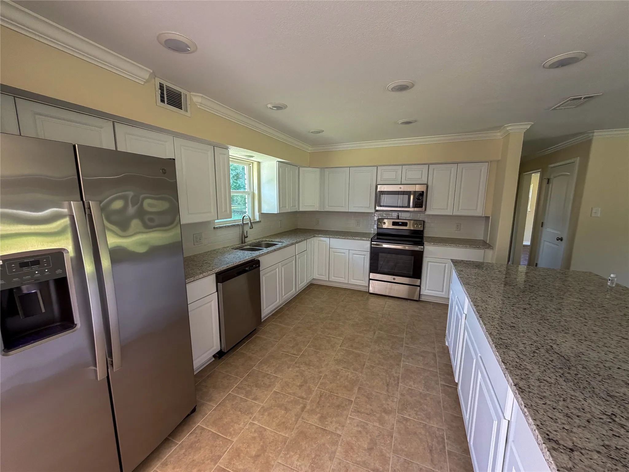 Single Family Residence For Rent in Grayson County , 3704 W Houston Street, Sherman, Texas 75092, 3 Bedroom, 2 Bathroom, 2 Garage spaces, 1,548 Sqft, built in 1964, mls#21321268, Real Estate Agent in Sherman, Homes For Rent in Grayson county, Homes For Rent in Sherman, Realtor in Sherman Texas, Real Estate Brokerage Independent Realty Texas, Luminita Cordes Realtor