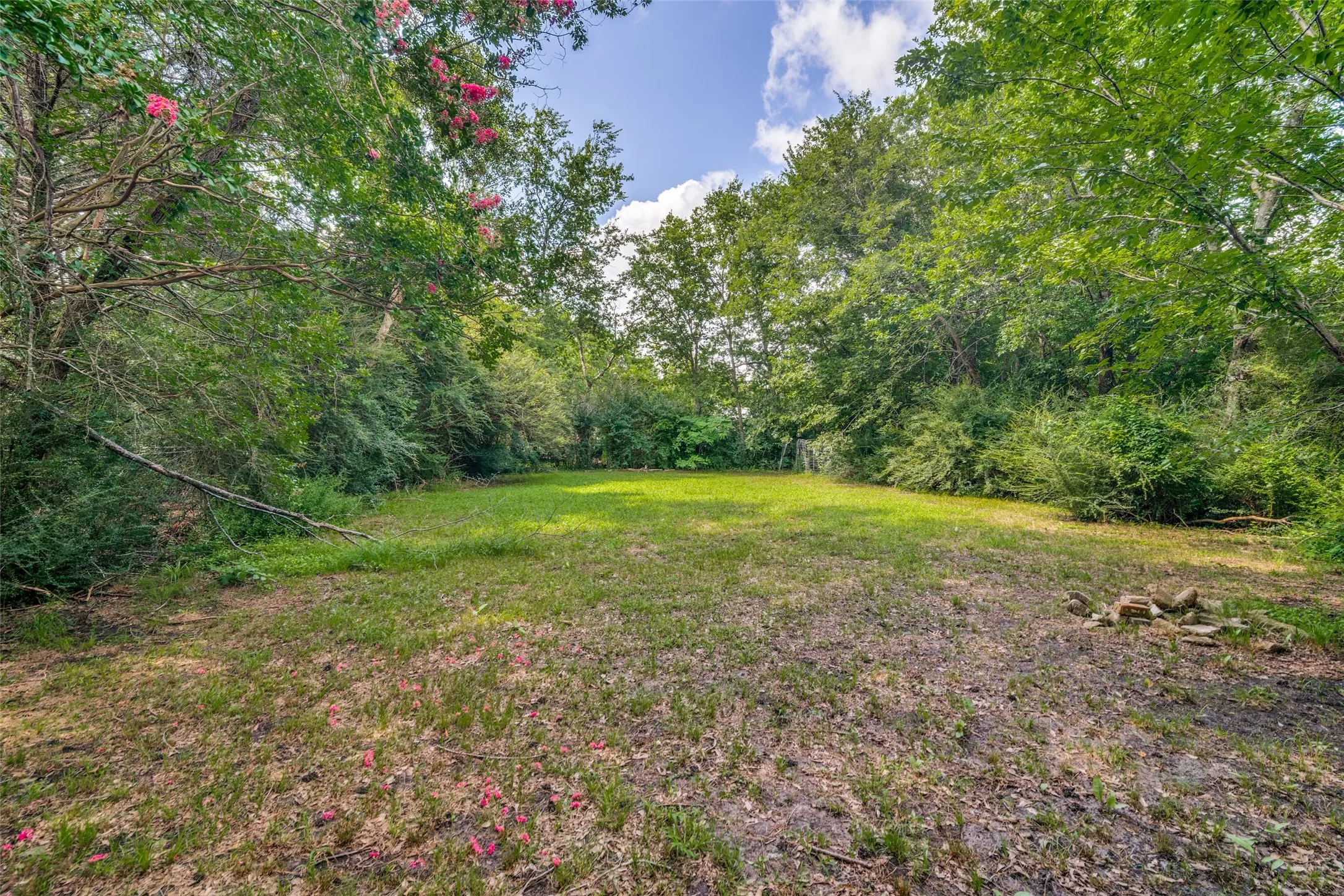Single Family Residence For Sale in Hunt County , 1415 Tulane Street, Greenville, Texas 75401, 4 Bedroom, 3 Bathroom, 2 Garage spaces, 2,222 Sqft, built in 1975, mls#21317770, Real Estate Agent in Greenville, Homes For Sale in Hunt county, Homes For Sale in Greenville, Realtor in Greenville Texas, Real Estate Brokerage Independent Realty Texas, Luminita Cordes Realtor
