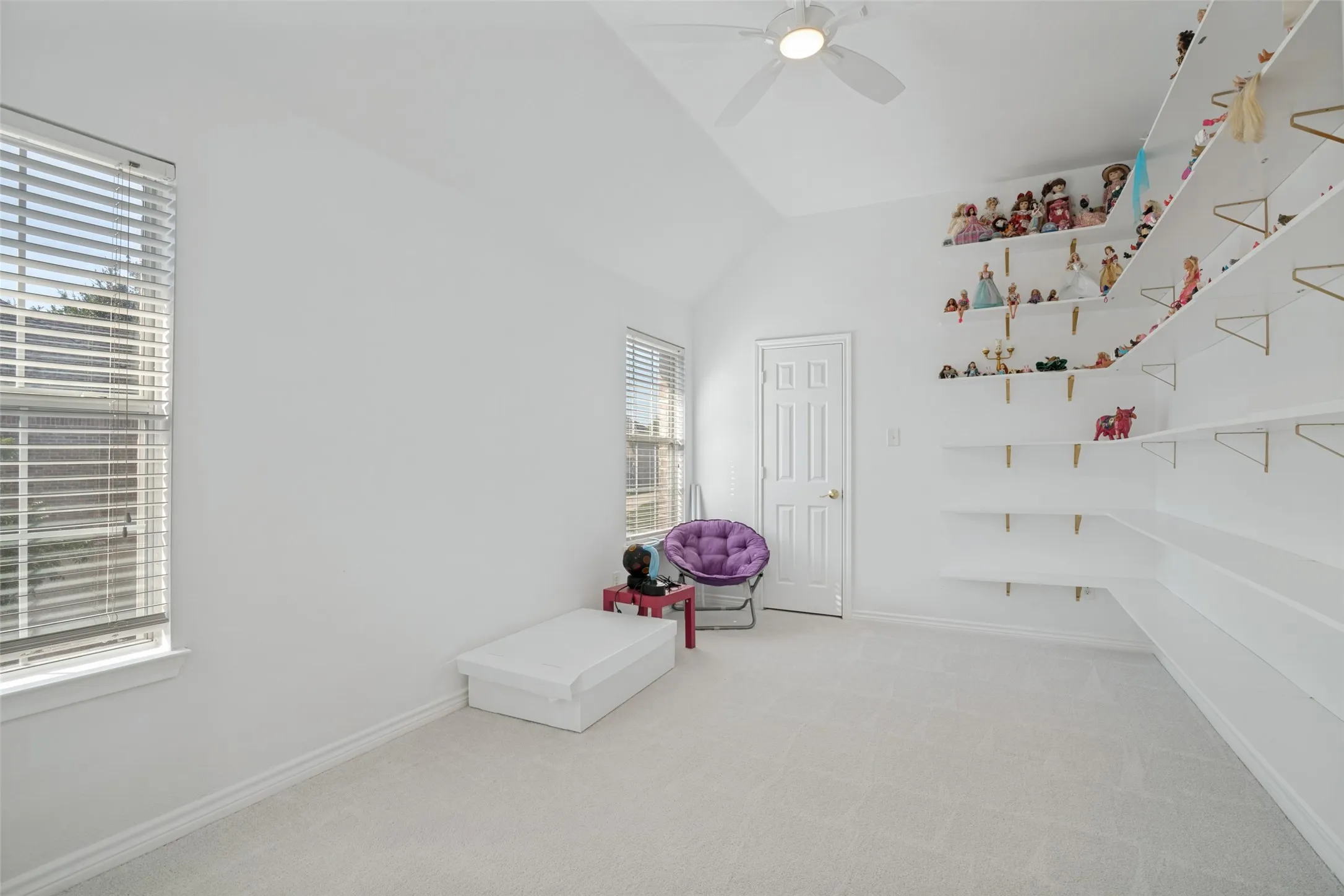 Single Family Residence For Sale in Dallas County , 10106 Birdie Court, Rowlett, Texas 75089, 6 Bedroom, 4 Bathroom, 2 Garage spaces, 4,786 Sqft, built in 2006, mls#21321137, Real Estate Agent in Rowlett, Homes For Sale in Dallas county, Homes For Sale in Rowlett, Realtor in Rowlett Texas, Real Estate Brokerage Independent Realty Texas, Luminita Cordes Realtor