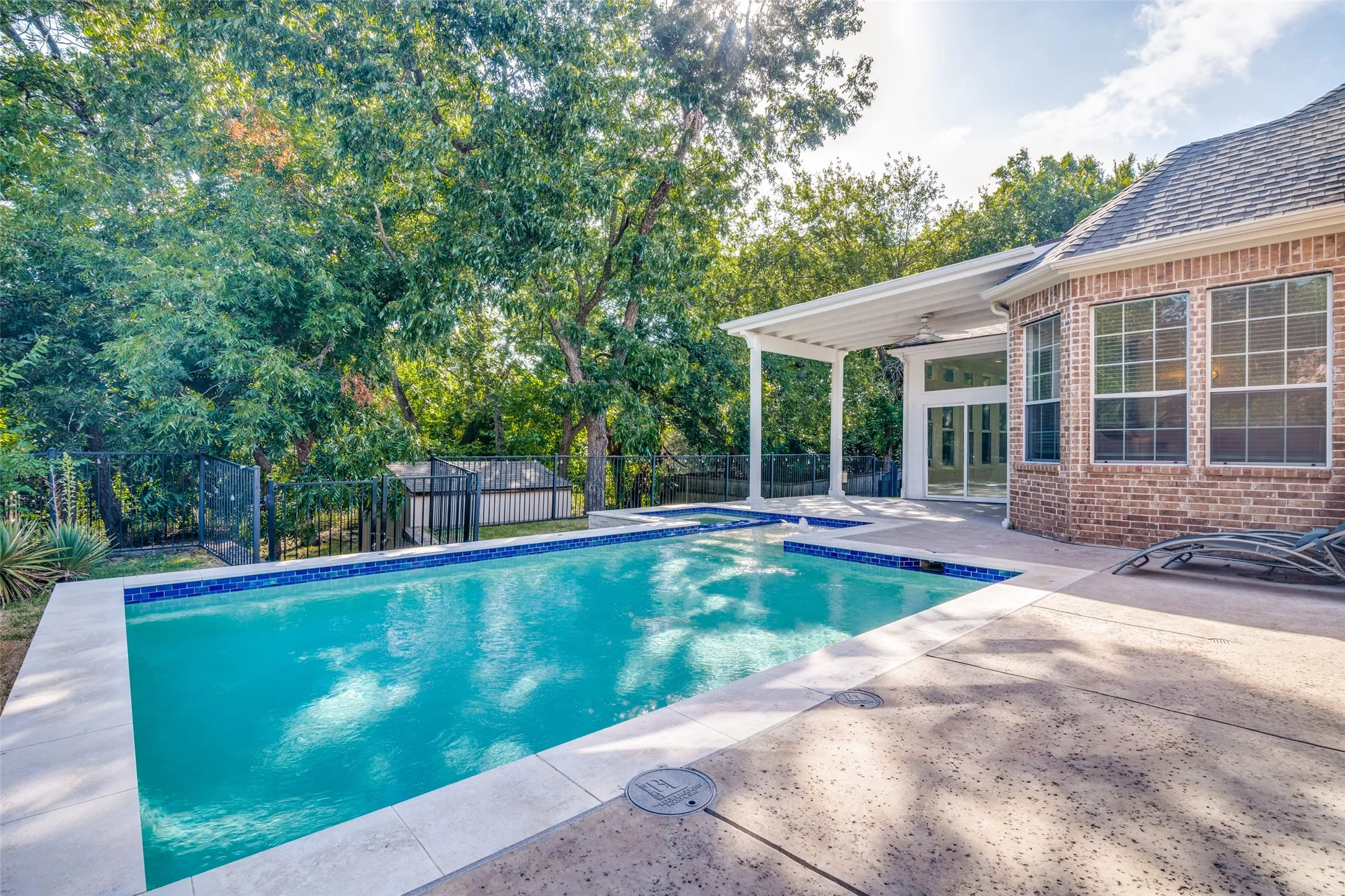 Single Family Residence For Sale in Dallas County , 10106 Birdie Court, Rowlett, Texas 75089, 6 Bedroom, 4 Bathroom, 2 Garage spaces, 4,786 Sqft, built in 2006, mls#21321137, Real Estate Agent in Rowlett, Homes For Sale in Dallas county, Homes For Sale in Rowlett, Realtor in Rowlett Texas, Real Estate Brokerage Independent Realty Texas, Luminita Cordes Realtor