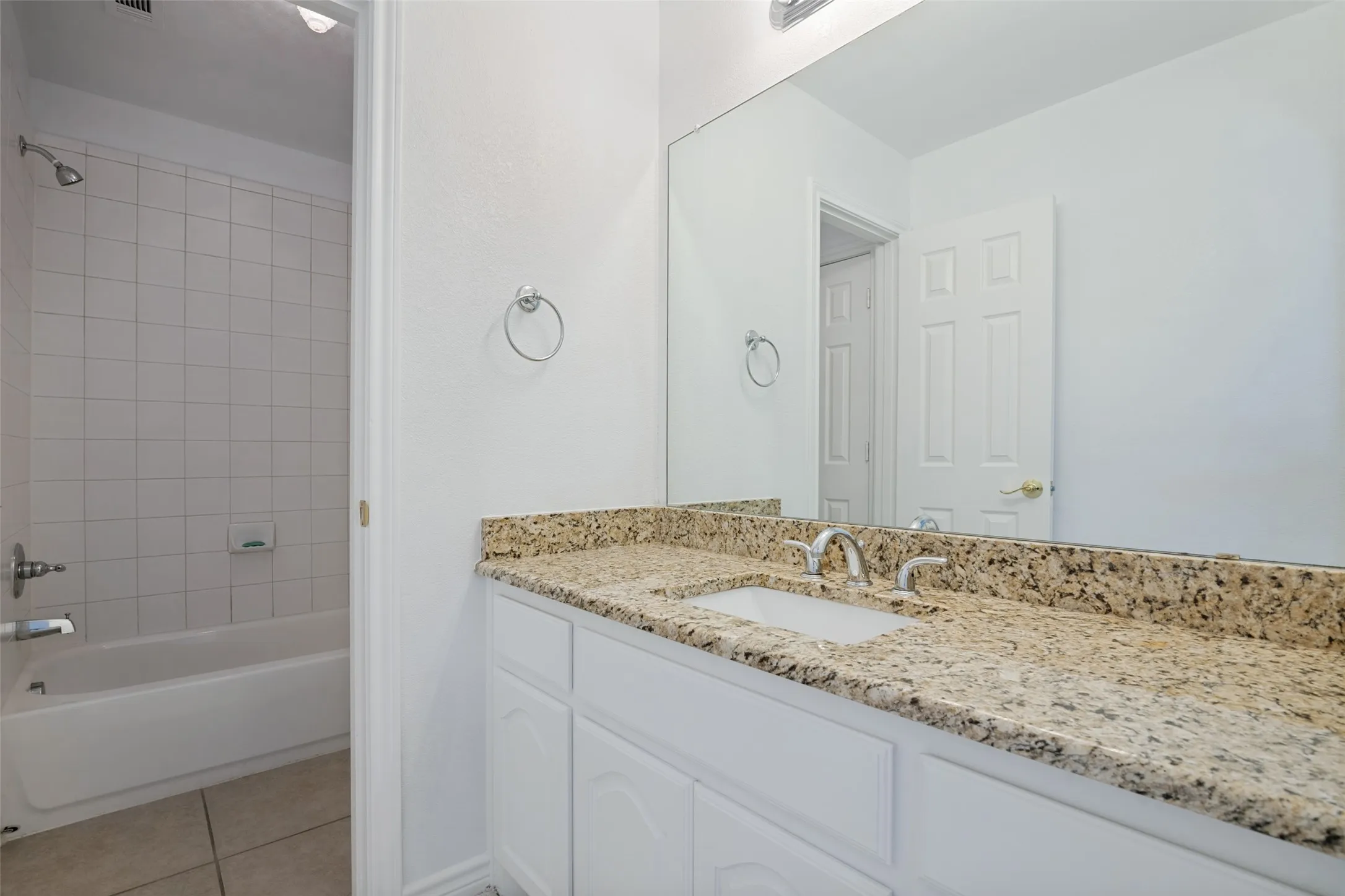 Single Family Residence For Sale in Dallas County , 10106 Birdie Court, Rowlett, Texas 75089, 6 Bedroom, 4 Bathroom, 2 Garage spaces, 4,786 Sqft, built in 2006, mls#21321137, Real Estate Agent in Rowlett, Homes For Sale in Dallas county, Homes For Sale in Rowlett, Realtor in Rowlett Texas, Real Estate Brokerage Independent Realty Texas, Luminita Cordes Realtor