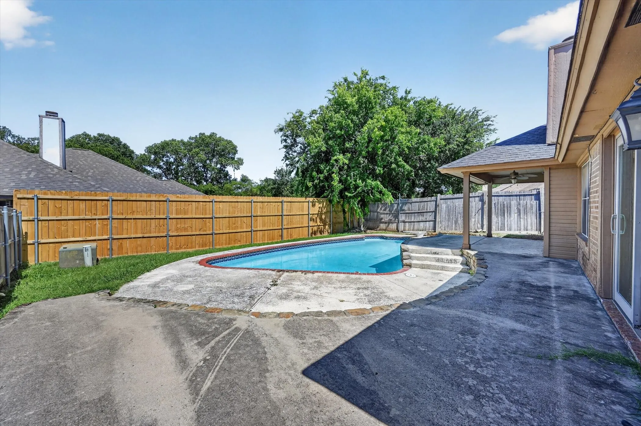 Single Family Residence For Sale in Tarrant County , 7405 Emerywood Lane, Fort Worth, Texas 76137, 3 Bedroom, 2 Bathroom, 2 Garage spaces, 1,640 Sqft, built in 1986, mls#21321307, Real Estate Agent in Fort Worth, Homes For Sale in Tarrant county, Homes For Sale in Fort Worth, Realtor in Fort Worth Texas, Real Estate Brokerage Independent Realty Texas, Luminita Cordes Realtor
