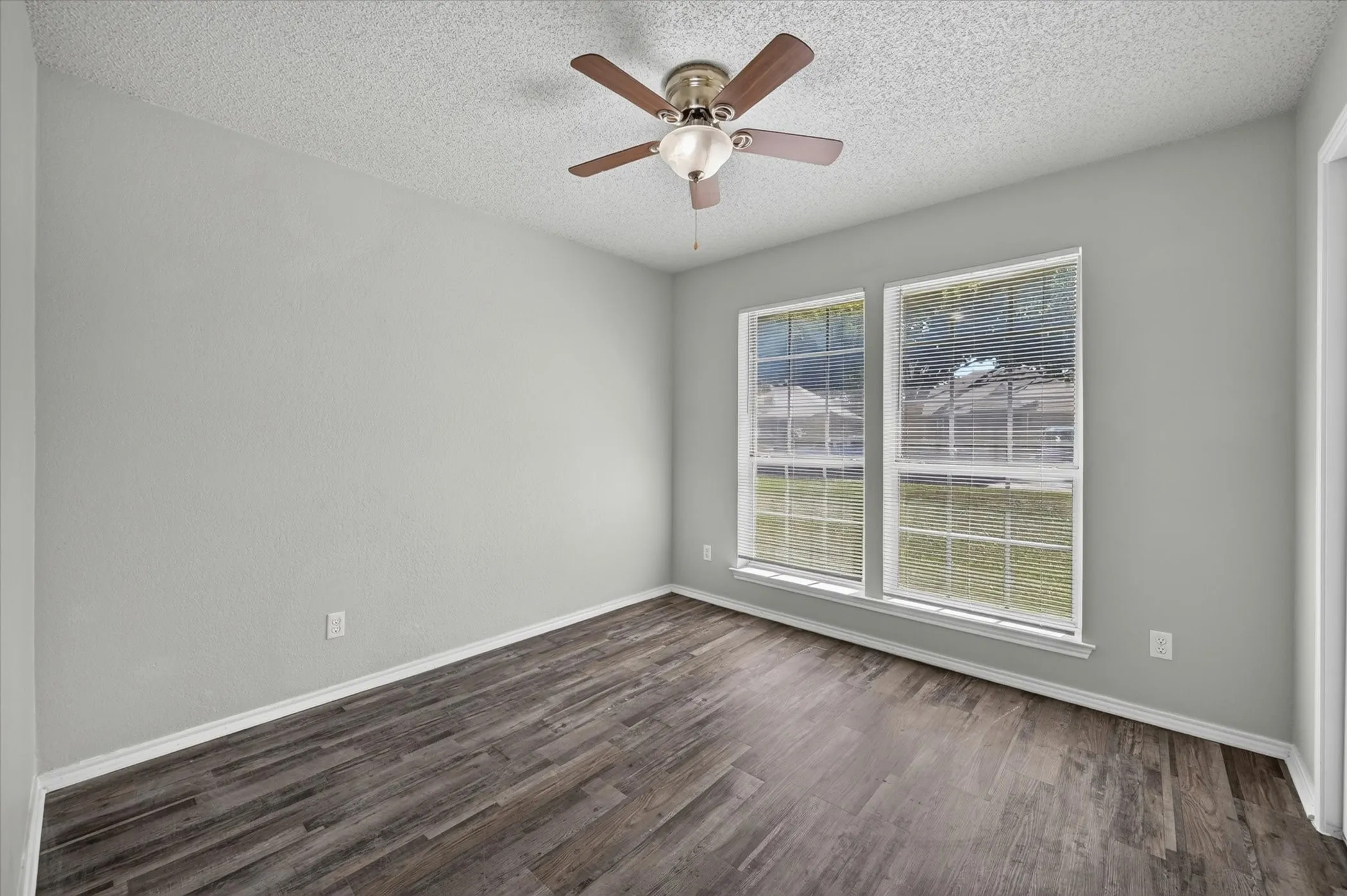 Single Family Residence For Sale in Tarrant County , 7405 Emerywood Lane, Fort Worth, Texas 76137, 3 Bedroom, 2 Bathroom, 2 Garage spaces, 1,640 Sqft, built in 1986, mls#21321307, Real Estate Agent in Fort Worth, Homes For Sale in Tarrant county, Homes For Sale in Fort Worth, Realtor in Fort Worth Texas, Real Estate Brokerage Independent Realty Texas, Luminita Cordes Realtor