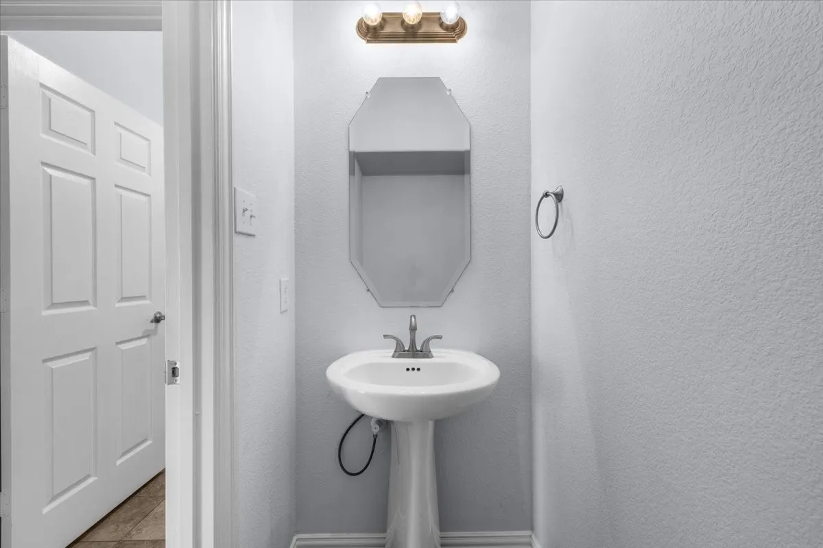 Powder Room with pedestal sink