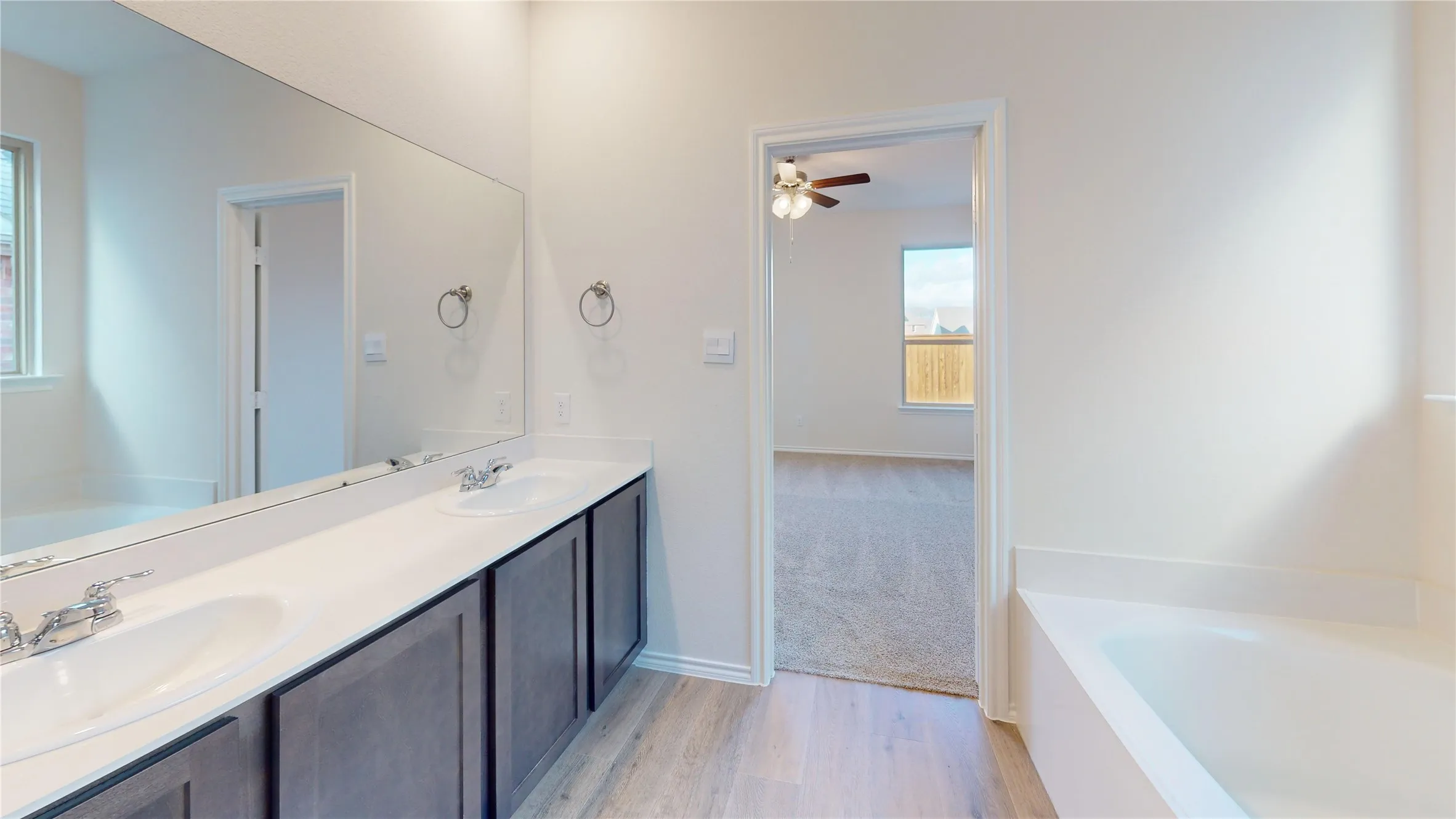 Single Family Residence For Rent in Grayson County , 3941 Oak Creek Circle, Denison, Texas 75020, 4 Bedroom, 4 Bathroom, 2 Garage spaces, 2,433 Sqft, built in 2024, mls#21321320, Real Estate Agent in Denison, Homes For Rent in Grayson county, Homes For Rent in Denison, Realtor in Denison Texas, Real Estate Brokerage Independent Realty Texas, Luminita Cordes Realtor