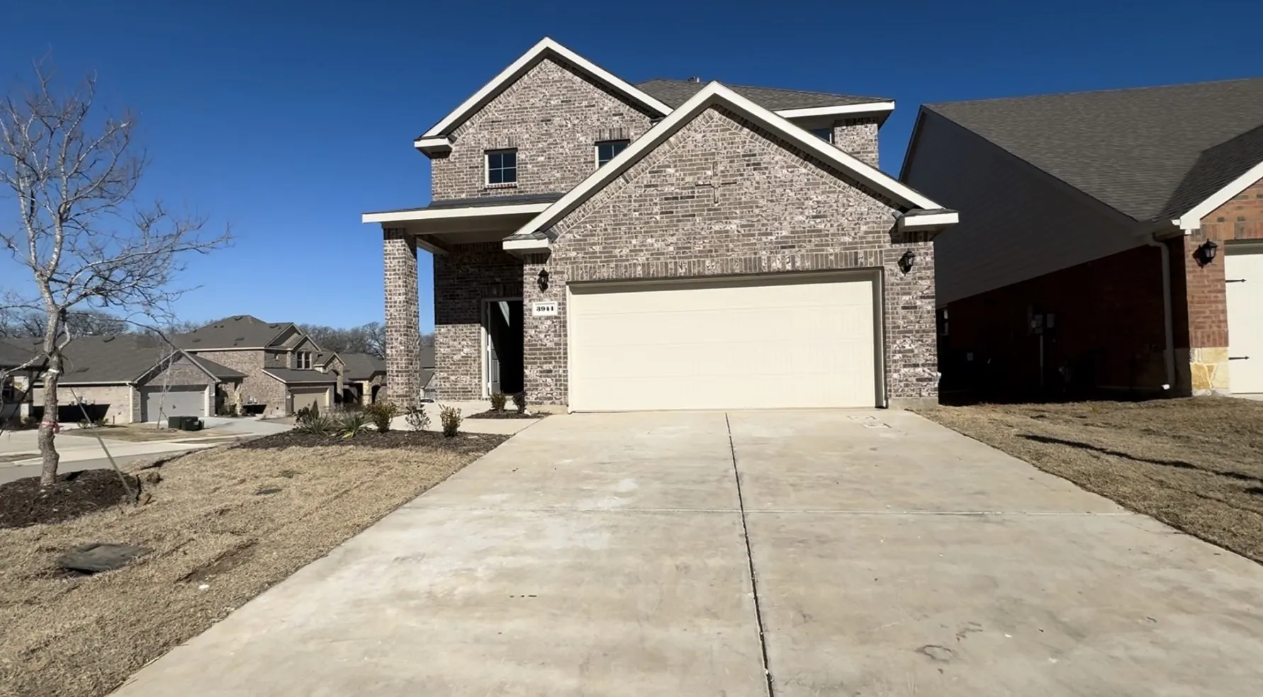 Single Family Residence For Rent in Grayson County , 3941 Oak Creek Circle, Denison, Texas 75020, 4 Bedroom, 4 Bathroom, 2 Garage spaces, 2,433 Sqft, built in 2024, mls#21321320, Real Estate Agent in Denison, Homes For Rent in Grayson county, Homes For Rent in Denison, Realtor in Denison Texas, Real Estate Brokerage Independent Realty Texas, Luminita Cordes Realtor