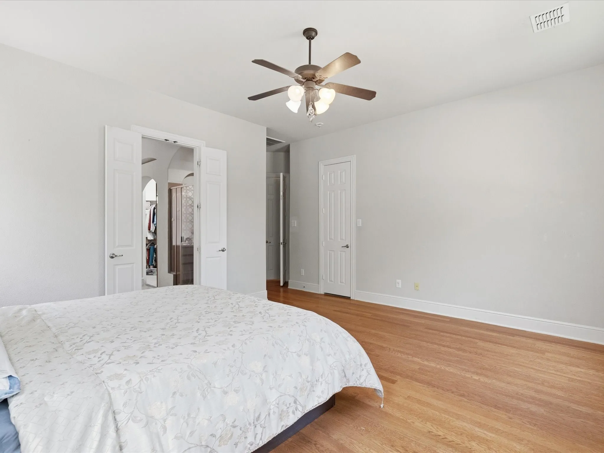 Single Family Residence For Sale in Collin County , 12659 Waltham Drive, Frisco, Texas 75035, 5 Bedroom, 4 Bathroom, 3 Garage spaces, 4,411 Sqft, built in 2006, Price $740,000, mls#21318495, Real Estate Agent in Frisco, Homes For Sale in Collin county, Homes For Sale in Frisco, Realtor in Frisco Texas, Real Estate Brokerage Independent Realty Texas, Luminita Cordes Realtor