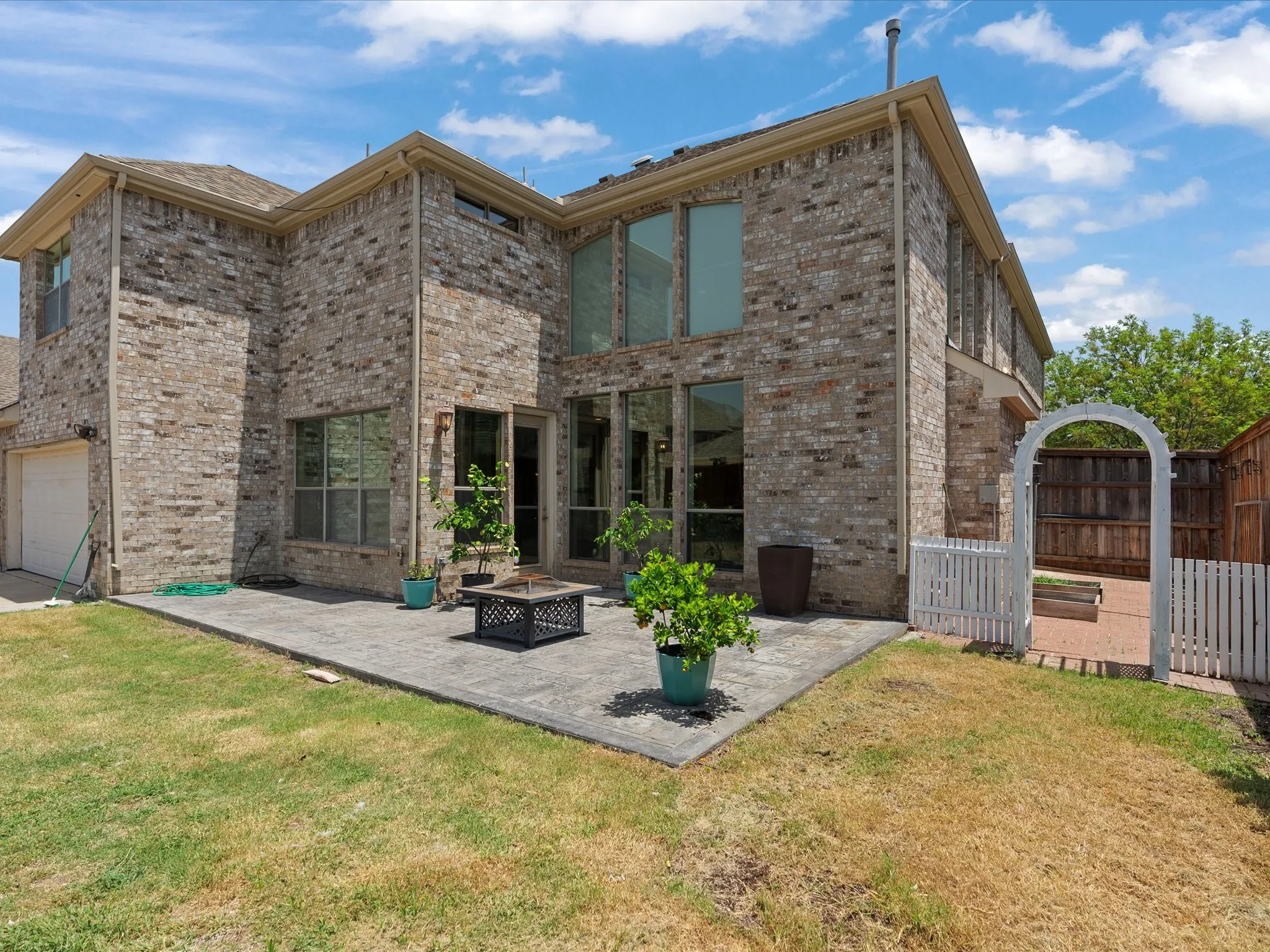 Single Family Residence For Sale in Collin County , 12659 Waltham Drive, Frisco, Texas 75035, 5 Bedroom, 4 Bathroom, 3 Garage spaces, 4,411 Sqft, built in 2006, Price $740,000, mls#21318495, Real Estate Agent in Frisco, Homes For Sale in Collin county, Homes For Sale in Frisco, Realtor in Frisco Texas, Real Estate Brokerage Independent Realty Texas, Luminita Cordes Realtor