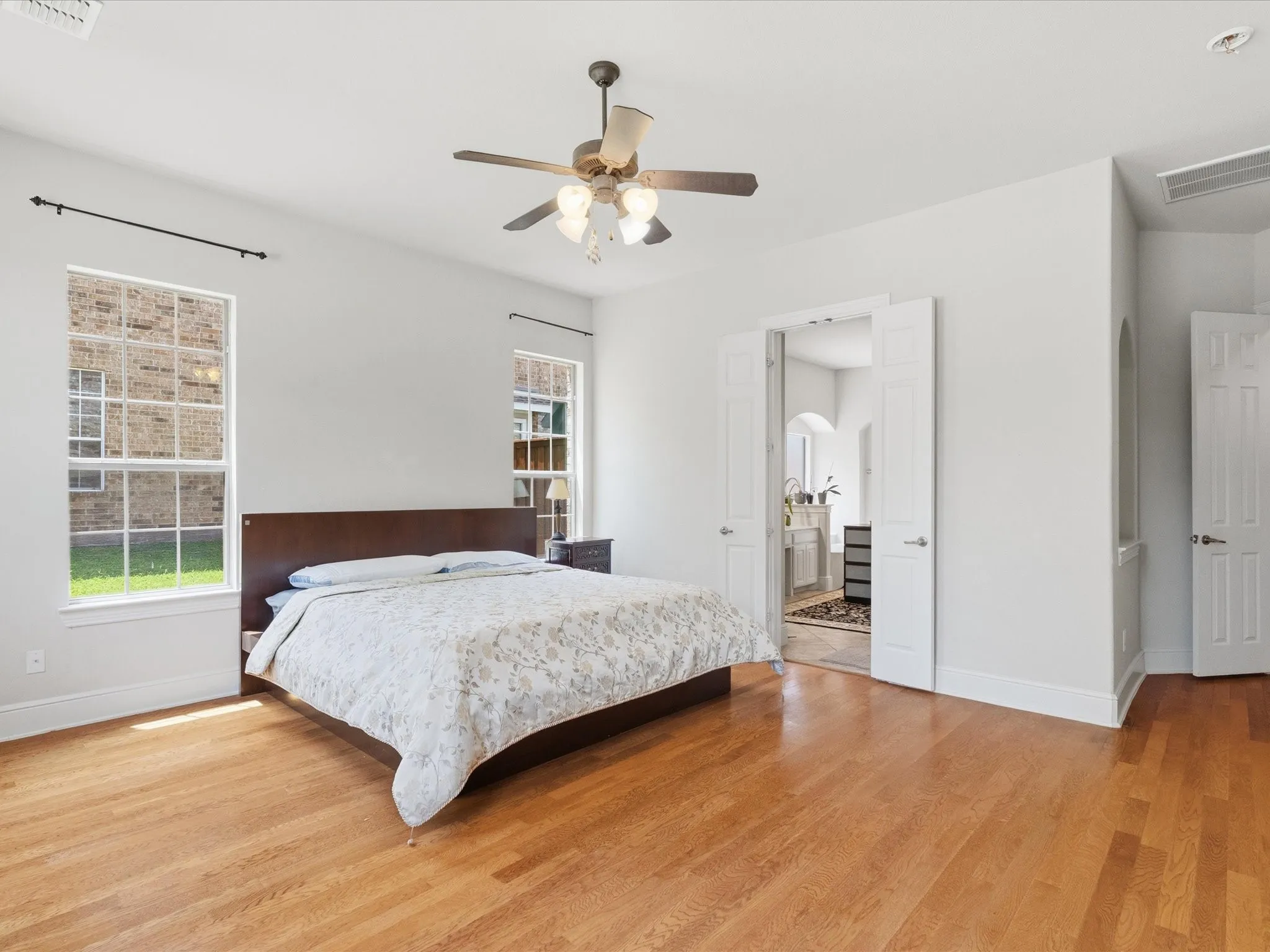 Single Family Residence For Sale in Collin County , 12659 Waltham Drive, Frisco, Texas 75035, 5 Bedroom, 4 Bathroom, 3 Garage spaces, 4,411 Sqft, built in 2006, Price $740,000, mls#21318495, Real Estate Agent in Frisco, Homes For Sale in Collin county, Homes For Sale in Frisco, Realtor in Frisco Texas, Real Estate Brokerage Independent Realty Texas, Luminita Cordes Realtor