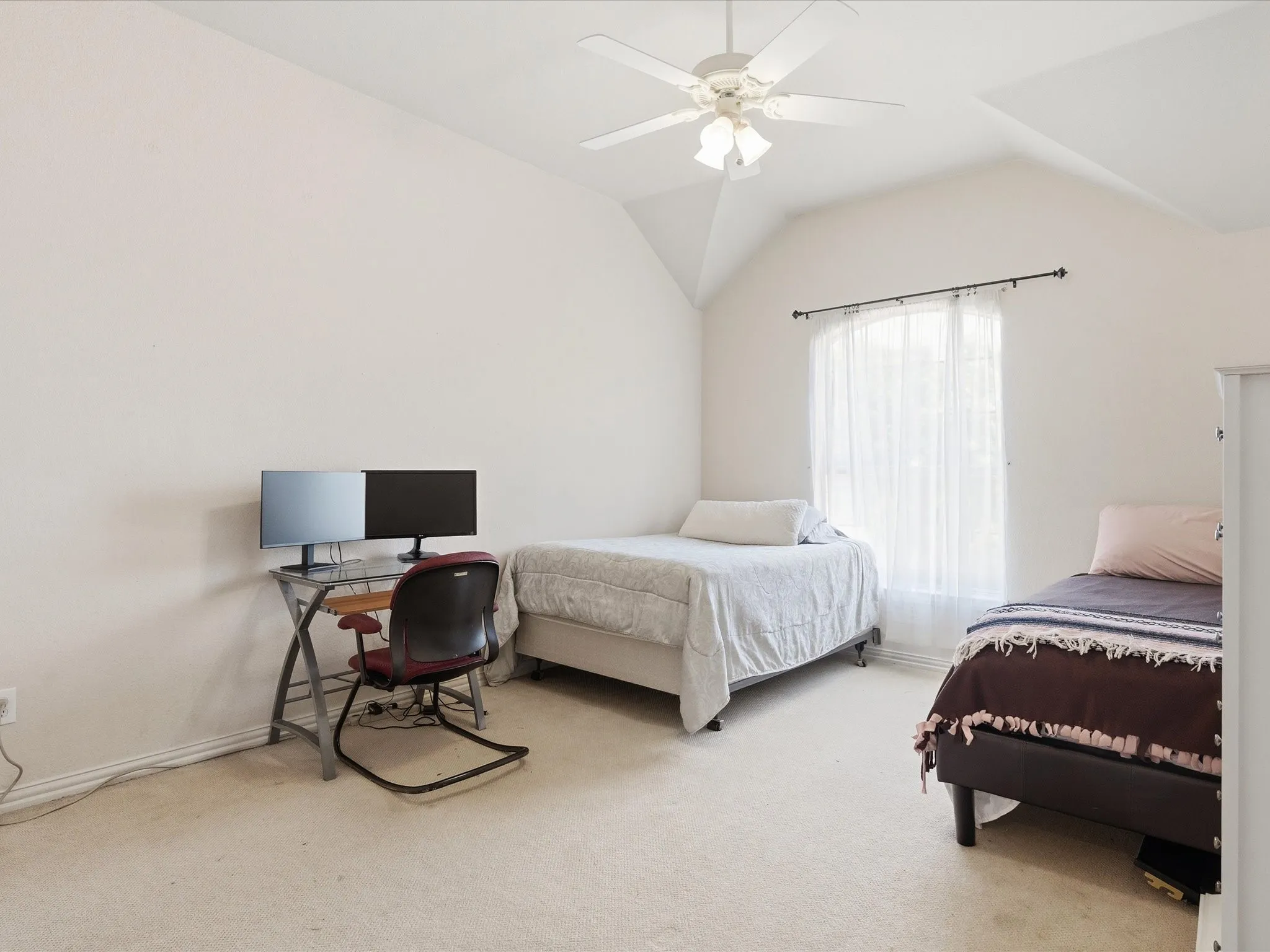 Single Family Residence For Sale in Collin County , 12659 Waltham Drive, Frisco, Texas 75035, 5 Bedroom, 4 Bathroom, 3 Garage spaces, 4,411 Sqft, built in 2006, Price $740,000, mls#21318495, Real Estate Agent in Frisco, Homes For Sale in Collin county, Homes For Sale in Frisco, Realtor in Frisco Texas, Real Estate Brokerage Independent Realty Texas, Luminita Cordes Realtor