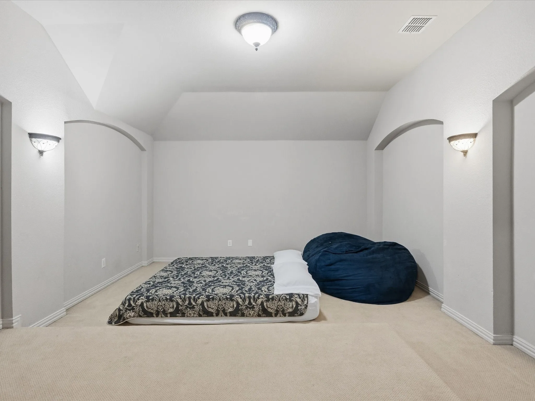 Single Family Residence For Sale in Collin County , 12659 Waltham Drive, Frisco, Texas 75035, 5 Bedroom, 4 Bathroom, 3 Garage spaces, 4,411 Sqft, built in 2006, Price $740,000, mls#21318495, Real Estate Agent in Frisco, Homes For Sale in Collin county, Homes For Sale in Frisco, Realtor in Frisco Texas, Real Estate Brokerage Independent Realty Texas, Luminita Cordes Realtor