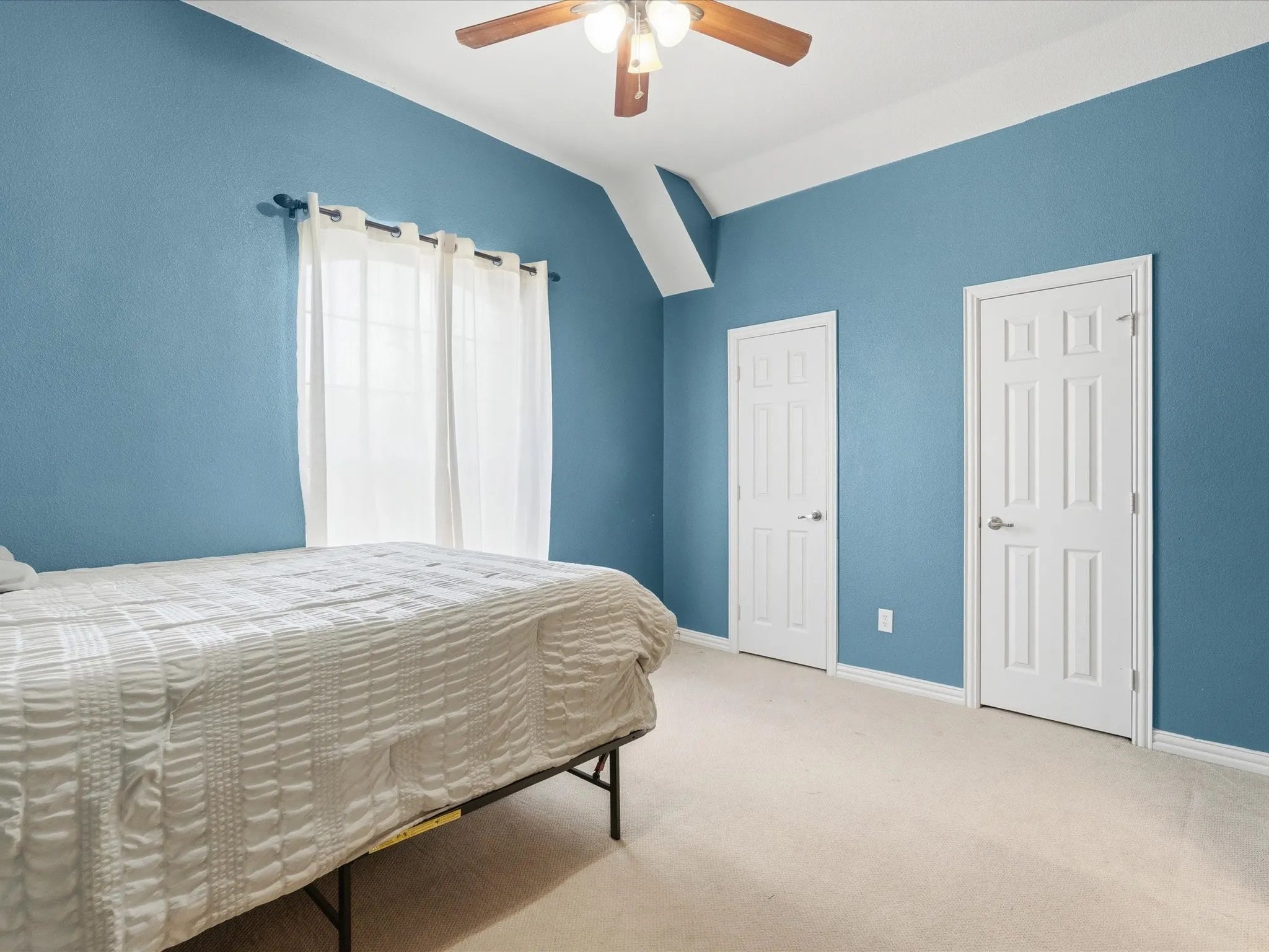 Single Family Residence For Sale in Collin County , 12659 Waltham Drive, Frisco, Texas 75035, 5 Bedroom, 4 Bathroom, 3 Garage spaces, 4,411 Sqft, built in 2006, Price $740,000, mls#21318495, Real Estate Agent in Frisco, Homes For Sale in Collin county, Homes For Sale in Frisco, Realtor in Frisco Texas, Real Estate Brokerage Independent Realty Texas, Luminita Cordes Realtor
