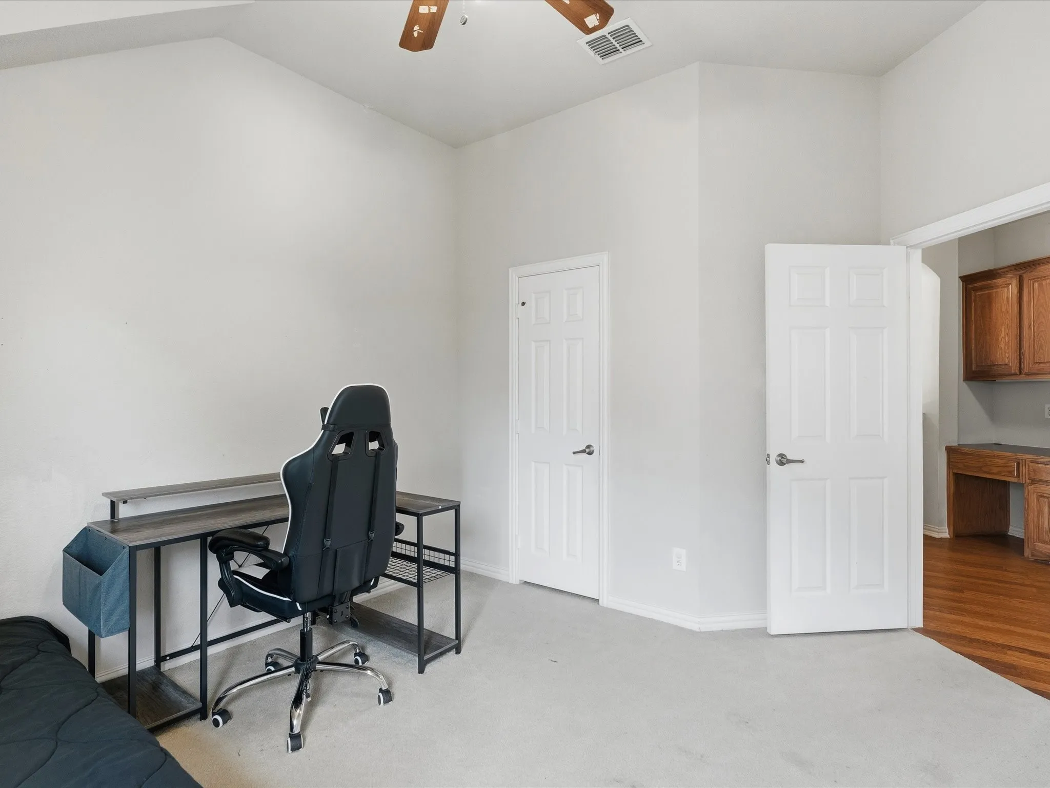 Single Family Residence For Sale in Collin County , 12659 Waltham Drive, Frisco, Texas 75035, 5 Bedroom, 4 Bathroom, 3 Garage spaces, 4,411 Sqft, built in 2006, Price $740,000, mls#21318495, Real Estate Agent in Frisco, Homes For Sale in Collin county, Homes For Sale in Frisco, Realtor in Frisco Texas, Real Estate Brokerage Independent Realty Texas, Luminita Cordes Realtor
