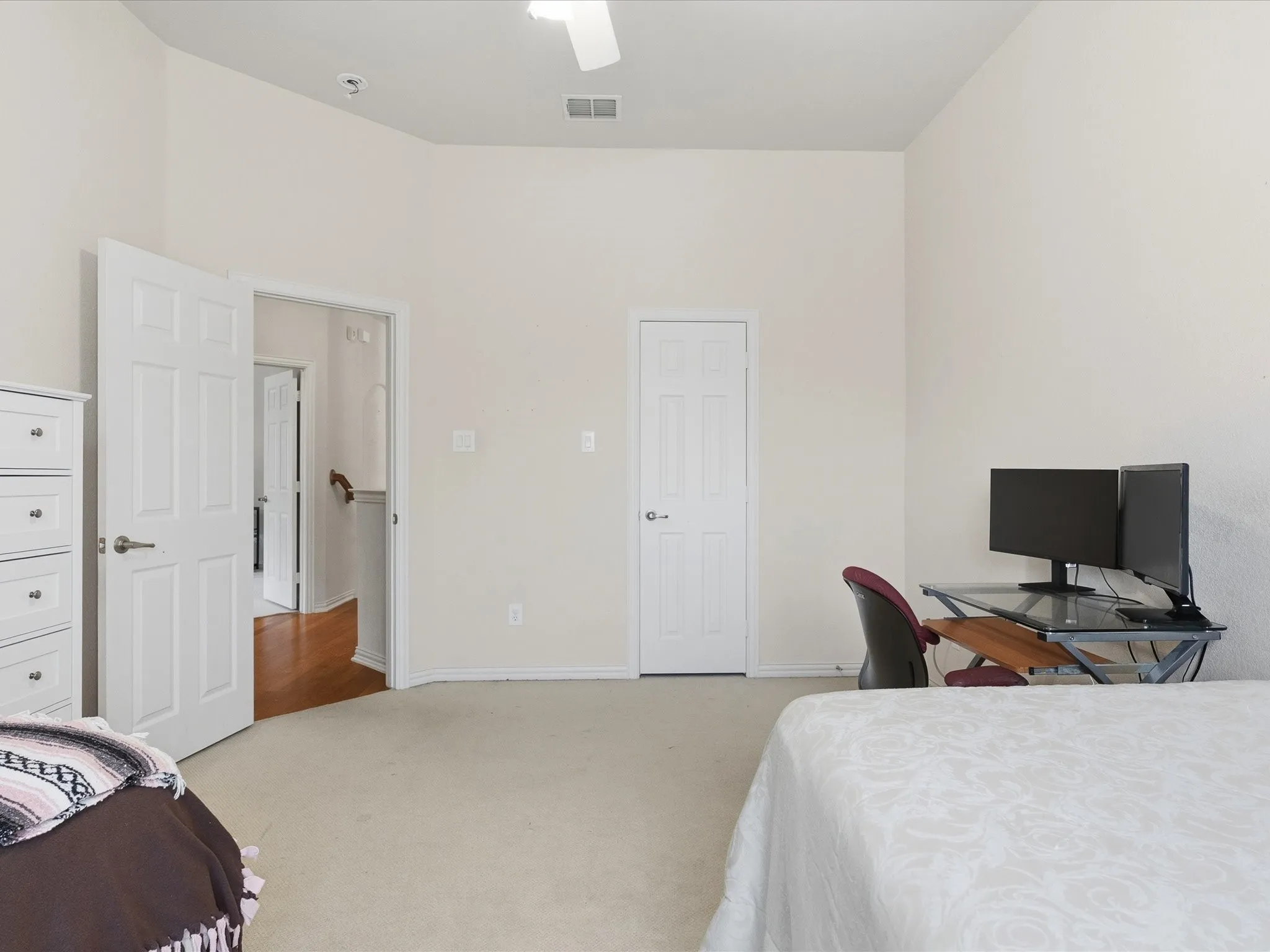 Single Family Residence For Sale in Collin County , 12659 Waltham Drive, Frisco, Texas 75035, 5 Bedroom, 4 Bathroom, 3 Garage spaces, 4,411 Sqft, built in 2006, Price $740,000, mls#21318495, Real Estate Agent in Frisco, Homes For Sale in Collin county, Homes For Sale in Frisco, Realtor in Frisco Texas, Real Estate Brokerage Independent Realty Texas, Luminita Cordes Realtor