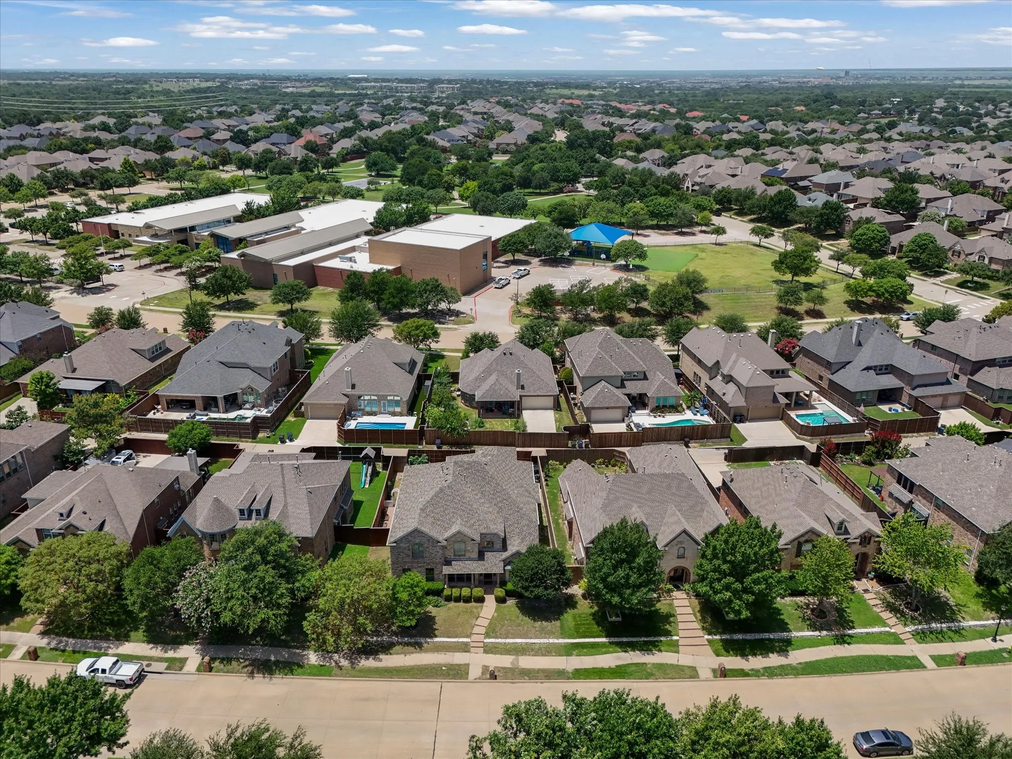 Single Family Residence For Sale in Collin County , 12659 Waltham Drive, Frisco, Texas 75035, 5 Bedroom, 4 Bathroom, 3 Garage spaces, 4,411 Sqft, built in 2006, Price $740,000, mls#21318495, Real Estate Agent in Frisco, Homes For Sale in Collin county, Homes For Sale in Frisco, Realtor in Frisco Texas, Real Estate Brokerage Independent Realty Texas, Luminita Cordes Realtor