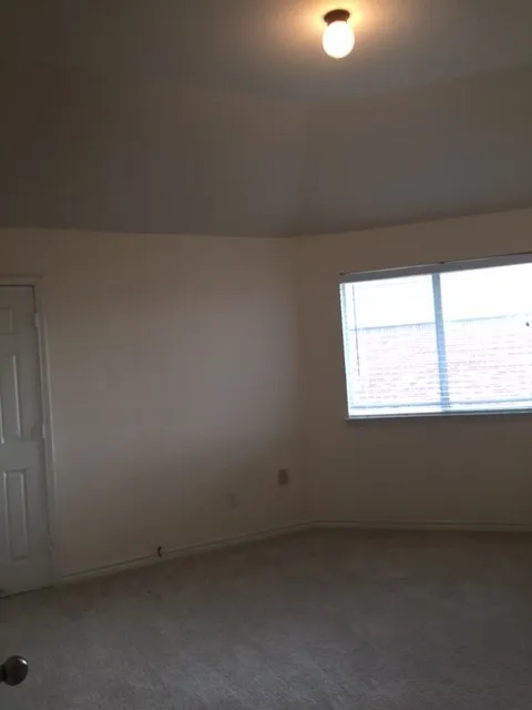 Up stair bedroom3