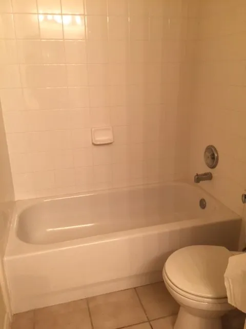 Up stair bathroom2
