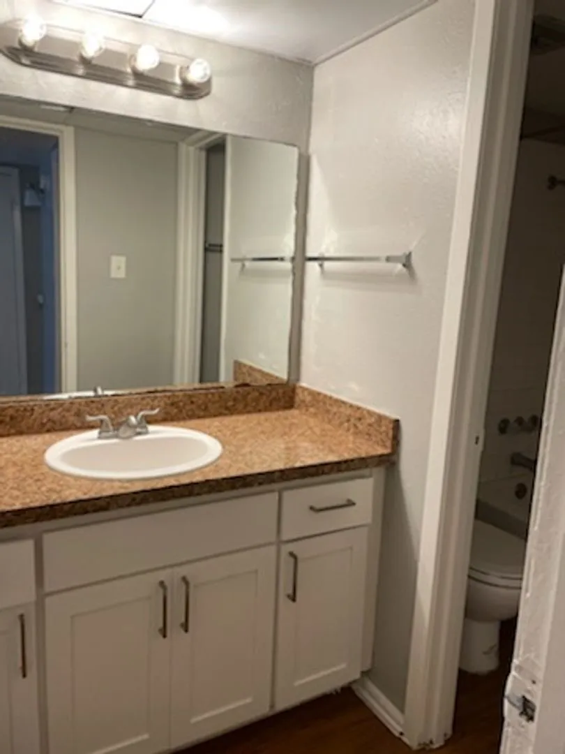 Apartment For Rent in Tarrant County , 2200 W Lowden Street 3, Fort Worth, Texas 76110, 1 Bedroom, 1 Bathroom, Garage spaces, 692 Sqft, built in 1969, mls#21321330, Real Estate Agent in Fort Worth, Homes For Rent in Tarrant county, Homes For Rent in Fort Worth, Realtor in Fort Worth Texas, Real Estate Brokerage Independent Realty Texas, Luminita Cordes Realtor