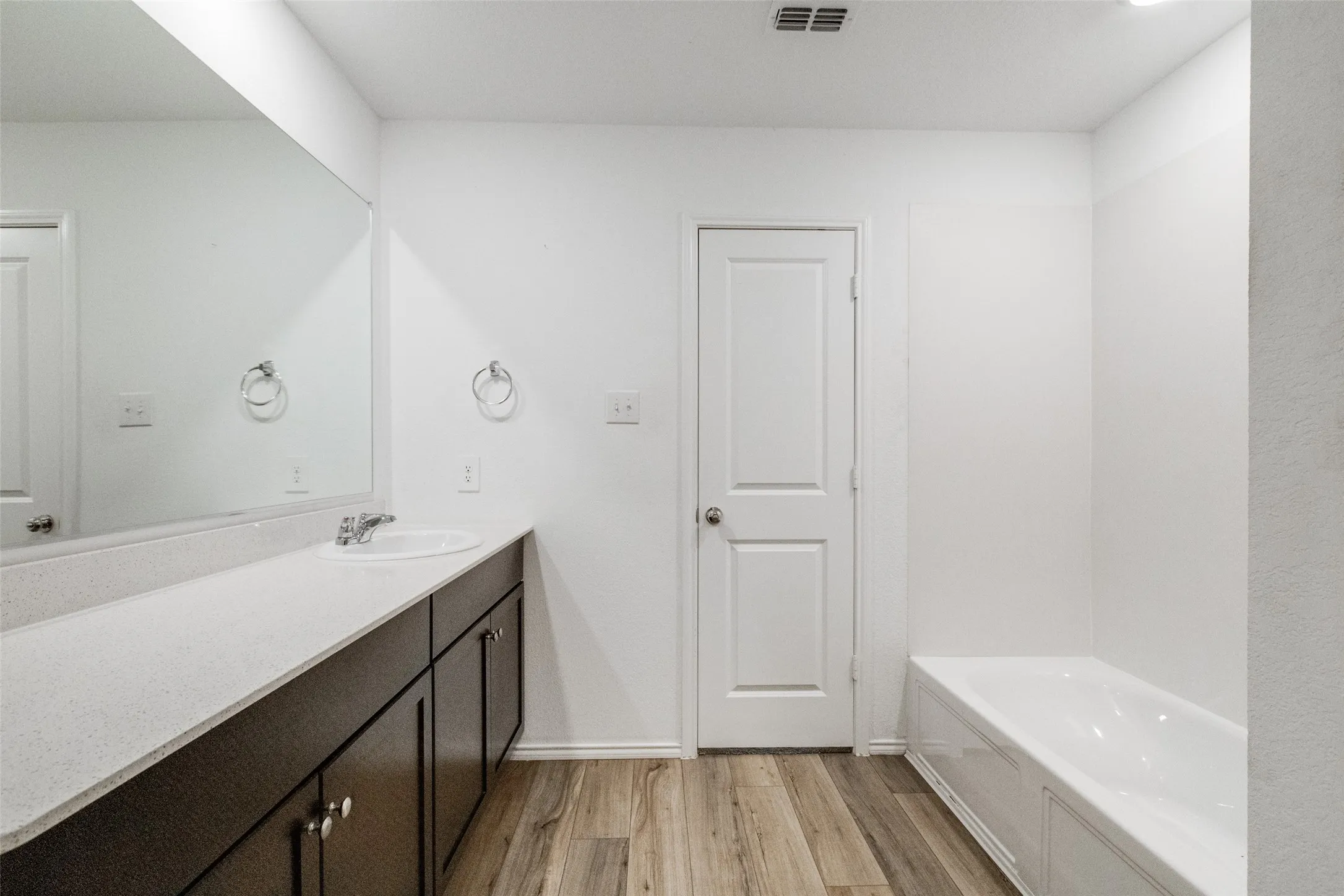 Single Family Residence For Rent in Denton County , 436 Frio Pass Trail, Fort Worth, Texas 76052, 4 Bedroom, 2 Bathroom, 2 Garage spaces, 1,681 Sqft, built in 2021, mls#21321336, Real Estate Agent in Fort Worth, Homes For Rent in Denton county, Homes For Rent in Fort Worth, Realtor in Fort Worth Texas, Real Estate Brokerage Independent Realty Texas, Luminita Cordes Realtor