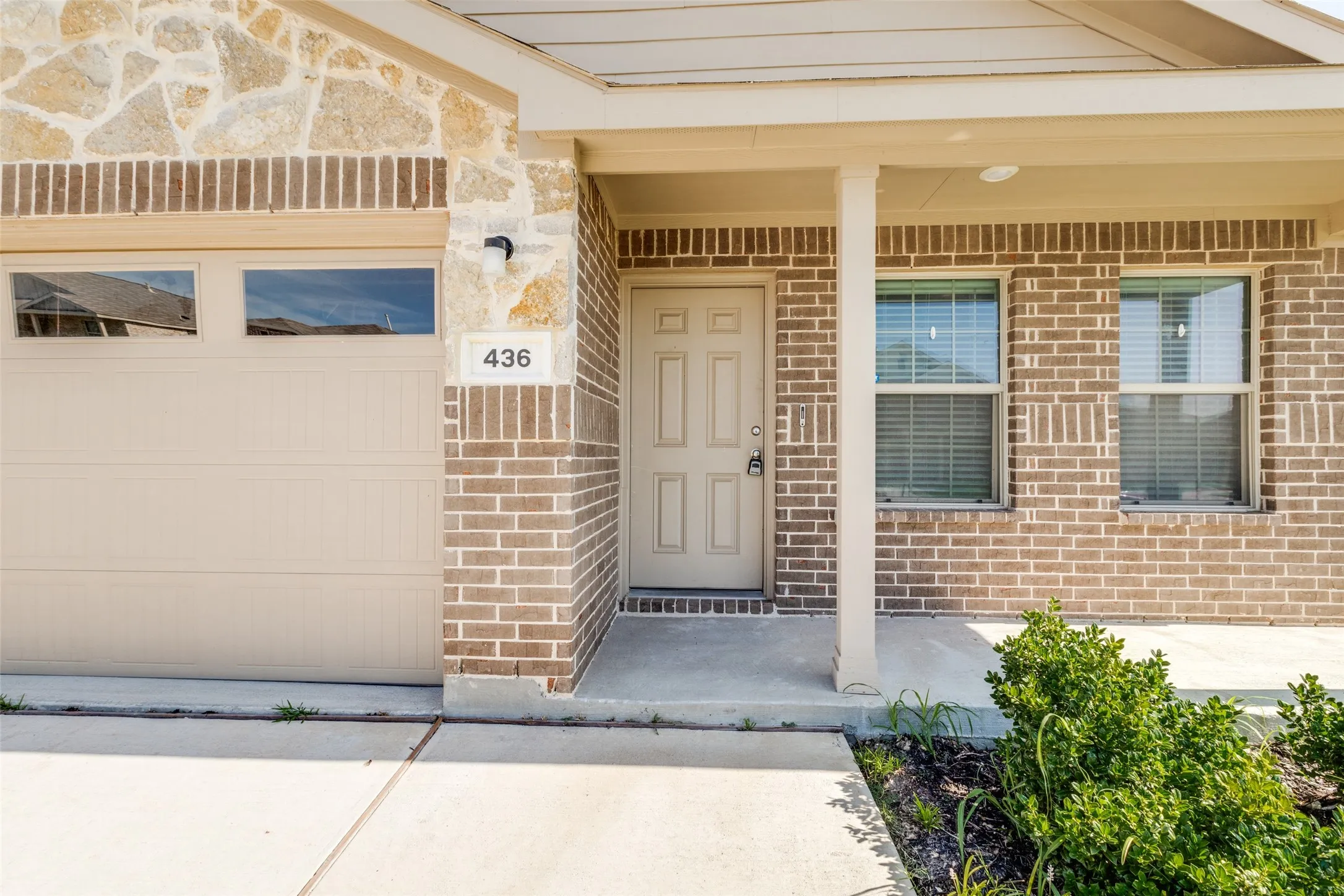 Single Family Residence For Rent in Denton County , 436 Frio Pass Trail, Fort Worth, Texas 76052, 4 Bedroom, 2 Bathroom, 2 Garage spaces, 1,681 Sqft, built in 2021, mls#21321336, Real Estate Agent in Fort Worth, Homes For Rent in Denton county, Homes For Rent in Fort Worth, Realtor in Fort Worth Texas, Real Estate Brokerage Independent Realty Texas, Luminita Cordes Realtor