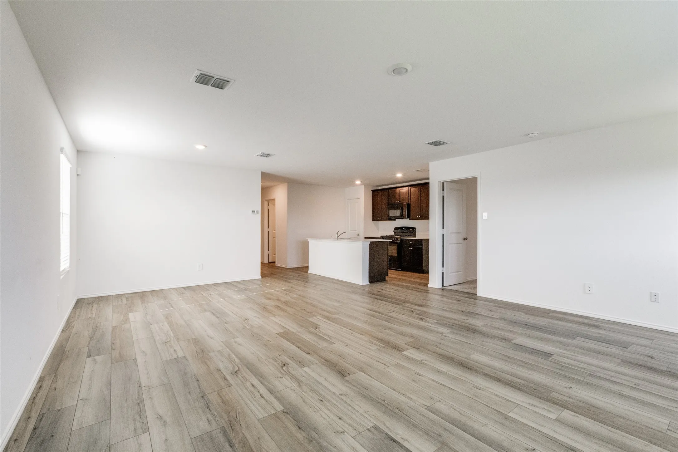 Single Family Residence For Rent in Denton County , 436 Frio Pass Trail, Fort Worth, Texas 76052, 4 Bedroom, 2 Bathroom, 2 Garage spaces, 1,681 Sqft, built in 2021, mls#21321336, Real Estate Agent in Fort Worth, Homes For Rent in Denton county, Homes For Rent in Fort Worth, Realtor in Fort Worth Texas, Real Estate Brokerage Independent Realty Texas, Luminita Cordes Realtor