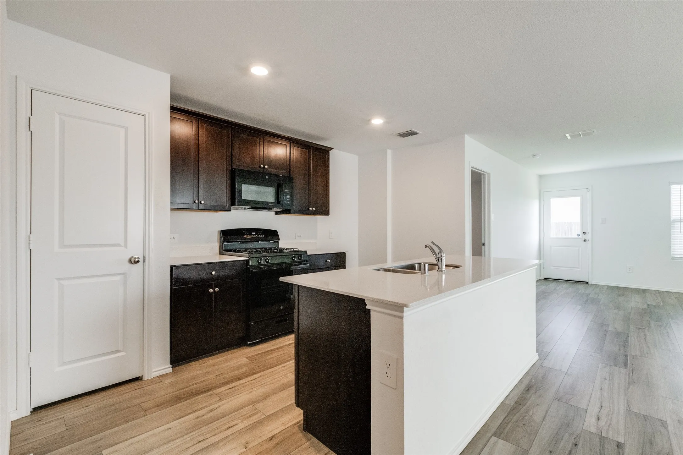 Single Family Residence For Rent in Denton County , 436 Frio Pass Trail, Fort Worth, Texas 76052, 4 Bedroom, 2 Bathroom, 2 Garage spaces, 1,681 Sqft, built in 2021, mls#21321336, Real Estate Agent in Fort Worth, Homes For Rent in Denton county, Homes For Rent in Fort Worth, Realtor in Fort Worth Texas, Real Estate Brokerage Independent Realty Texas, Luminita Cordes Realtor