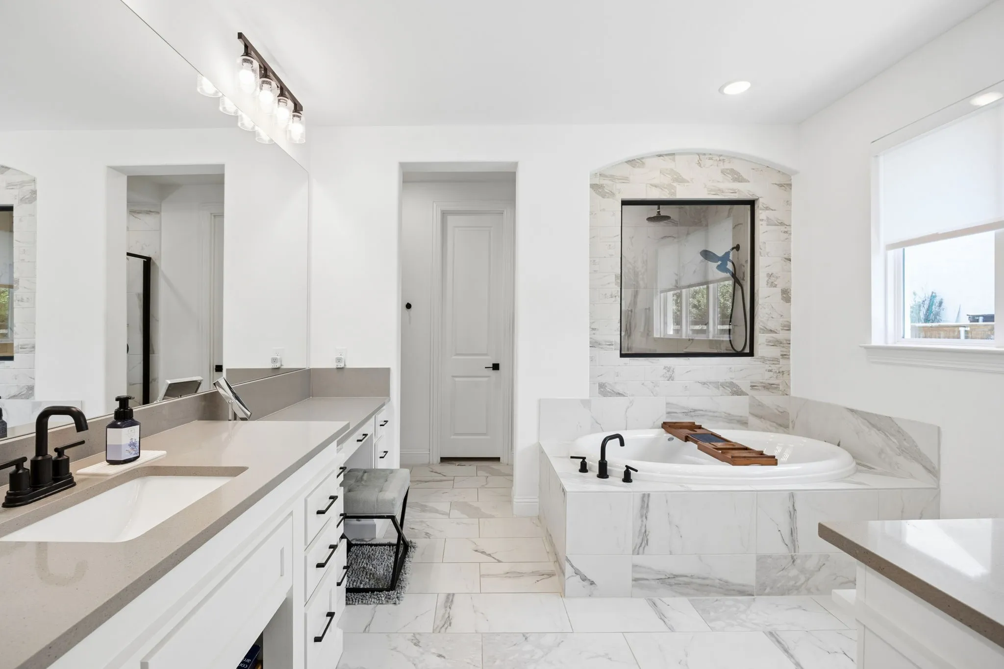 Single Family Residence For Sale in Collin County , 2712 Whirlaway Court, Celina, Texas 75009, 5 Bedroom, 5 Bathroom, 4 Garage spaces, 4,388 Sqft, built in 2021, mls#21321300, Real Estate Agent in Celina, Homes For Sale in Collin county, Homes For Sale in Celina, Realtor in Celina Texas, Real Estate Brokerage Independent Realty Texas, Luminita Cordes Realtor