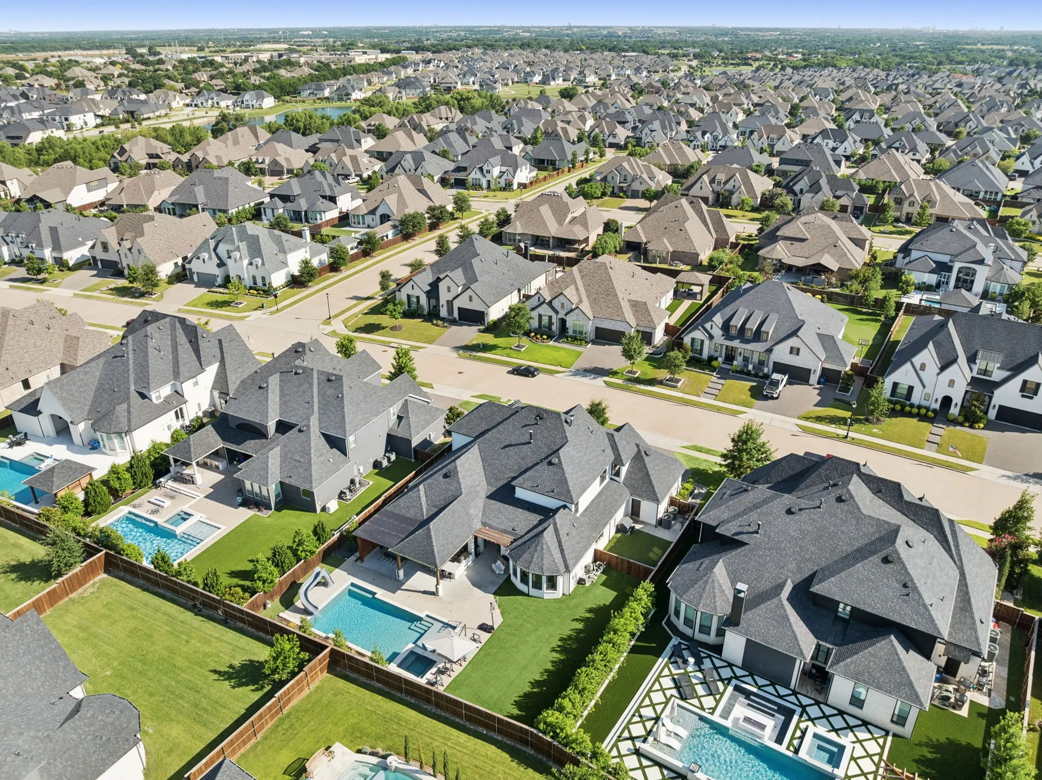 Single Family Residence For Sale in Collin County , 2712 Whirlaway Court, Celina, Texas 75009, 5 Bedroom, 5 Bathroom, 4 Garage spaces, 4,388 Sqft, built in 2021, mls#21321300, Real Estate Agent in Celina, Homes For Sale in Collin county, Homes For Sale in Celina, Realtor in Celina Texas, Real Estate Brokerage Independent Realty Texas, Luminita Cordes Realtor