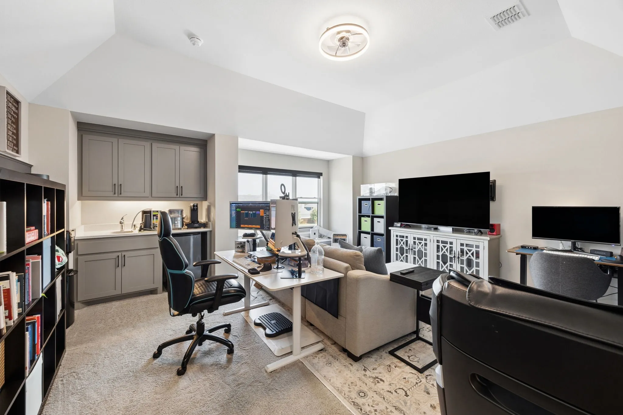 Single Family Residence For Sale in Collin County , 2712 Whirlaway Court, Celina, Texas 75009, 5 Bedroom, 5 Bathroom, 4 Garage spaces, 4,388 Sqft, built in 2021, mls#21321300, Real Estate Agent in Celina, Homes For Sale in Collin county, Homes For Sale in Celina, Realtor in Celina Texas, Real Estate Brokerage Independent Realty Texas, Luminita Cordes Realtor