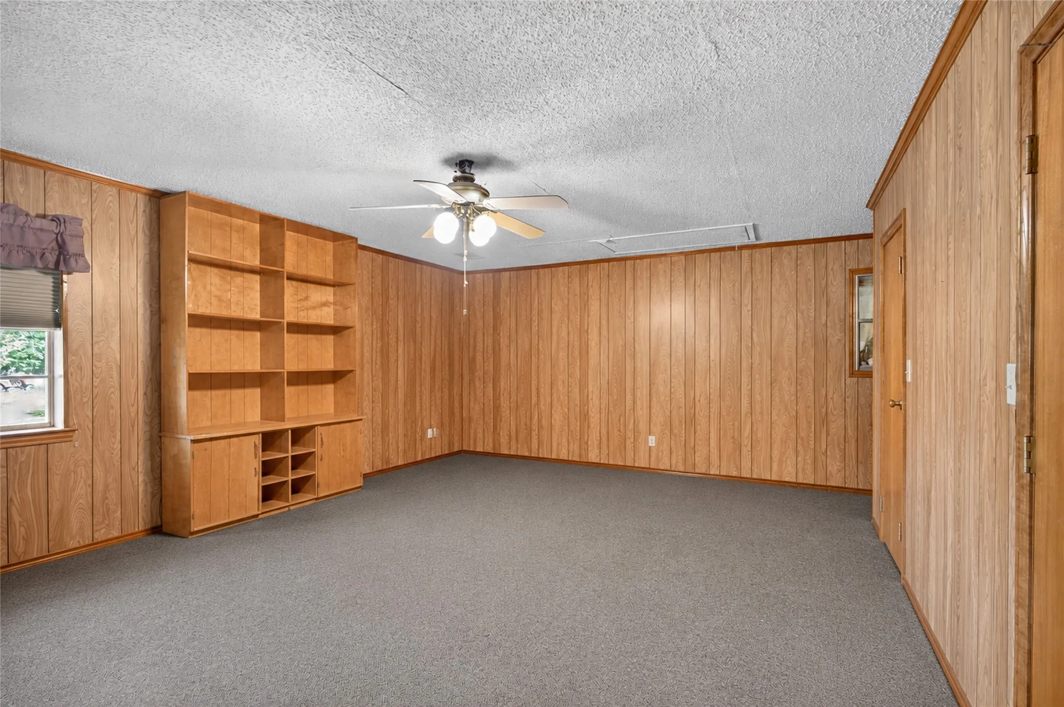 Farm For Sale in Dallas County , 1334 E Stark Road, Seagoville, Texas 75159, 3 Bedroom, 2 Bathroom, Garage spaces, 1,968 Sqft, built in 1967, mls#21315497, Real Estate Agent in Seagoville, Homes For Sale in Dallas county, Homes For Sale in Seagoville, Realtor in Seagoville Texas, Real Estate Brokerage Independent Realty Texas, Luminita Cordes Realtor