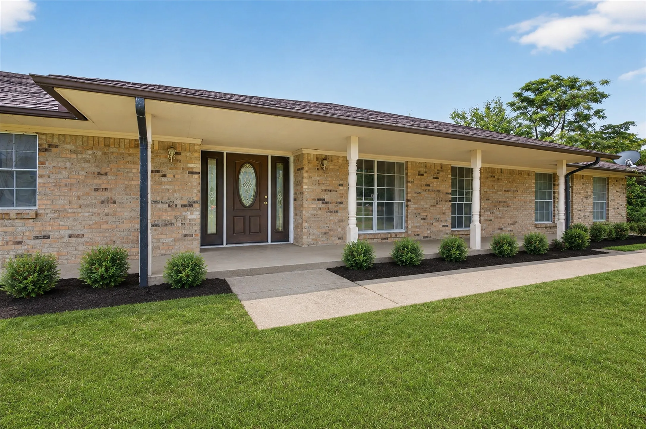 Farm For Sale in Dallas County , 1334 E Stark Road, Seagoville, Texas 75159, 3 Bedroom, 2 Bathroom, Garage spaces, 1,968 Sqft, built in 1967, mls#21315497, Real Estate Agent in Seagoville, Homes For Sale in Dallas county, Homes For Sale in Seagoville, Realtor in Seagoville Texas, Real Estate Brokerage Independent Realty Texas, Luminita Cordes Realtor