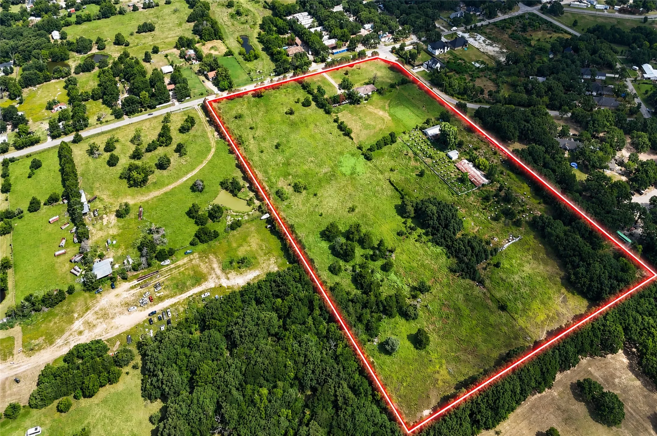 Farm For Sale in Dallas County , 1334 E Stark Road, Seagoville, Texas 75159, 3 Bedroom, 2 Bathroom, Garage spaces, 1,968 Sqft, built in 1967, mls#21315497, Real Estate Agent in Seagoville, Homes For Sale in Dallas county, Homes For Sale in Seagoville, Realtor in Seagoville Texas, Real Estate Brokerage Independent Realty Texas, Luminita Cordes Realtor