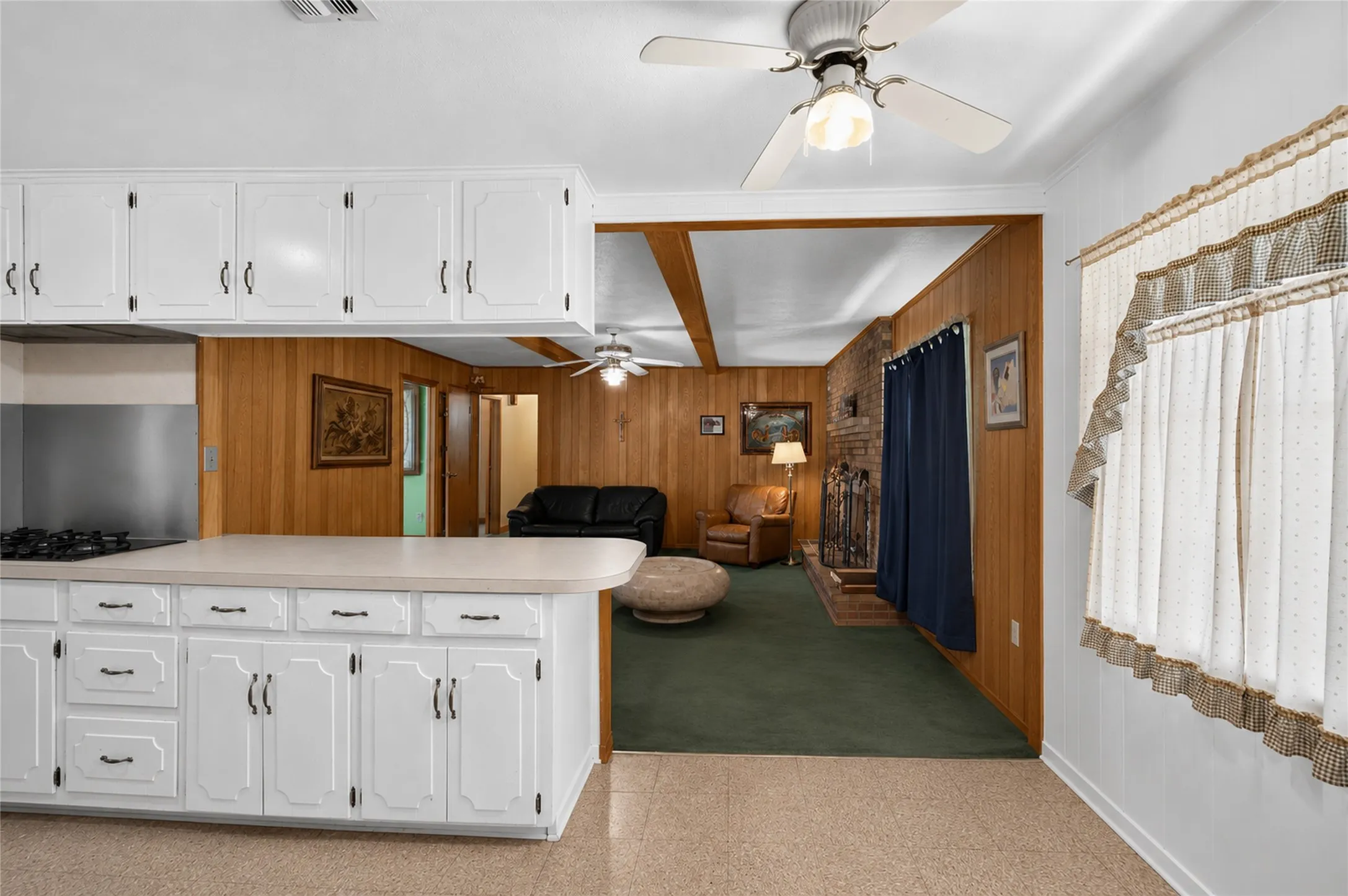 Farm For Sale in Dallas County , 1334 E Stark Road, Seagoville, Texas 75159, 3 Bedroom, 2 Bathroom, Garage spaces, 1,968 Sqft, built in 1967, mls#21315497, Real Estate Agent in Seagoville, Homes For Sale in Dallas county, Homes For Sale in Seagoville, Realtor in Seagoville Texas, Real Estate Brokerage Independent Realty Texas, Luminita Cordes Realtor