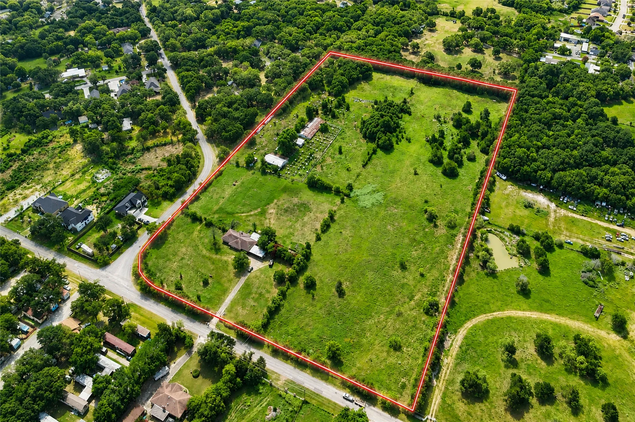 Farm For Sale in Dallas County , 1334 E Stark Road, Seagoville, Texas 75159, 3 Bedroom, 2 Bathroom, Garage spaces, 1,968 Sqft, built in 1967, mls#21315497, Real Estate Agent in Seagoville, Homes For Sale in Dallas county, Homes For Sale in Seagoville, Realtor in Seagoville Texas, Real Estate Brokerage Independent Realty Texas, Luminita Cordes Realtor
