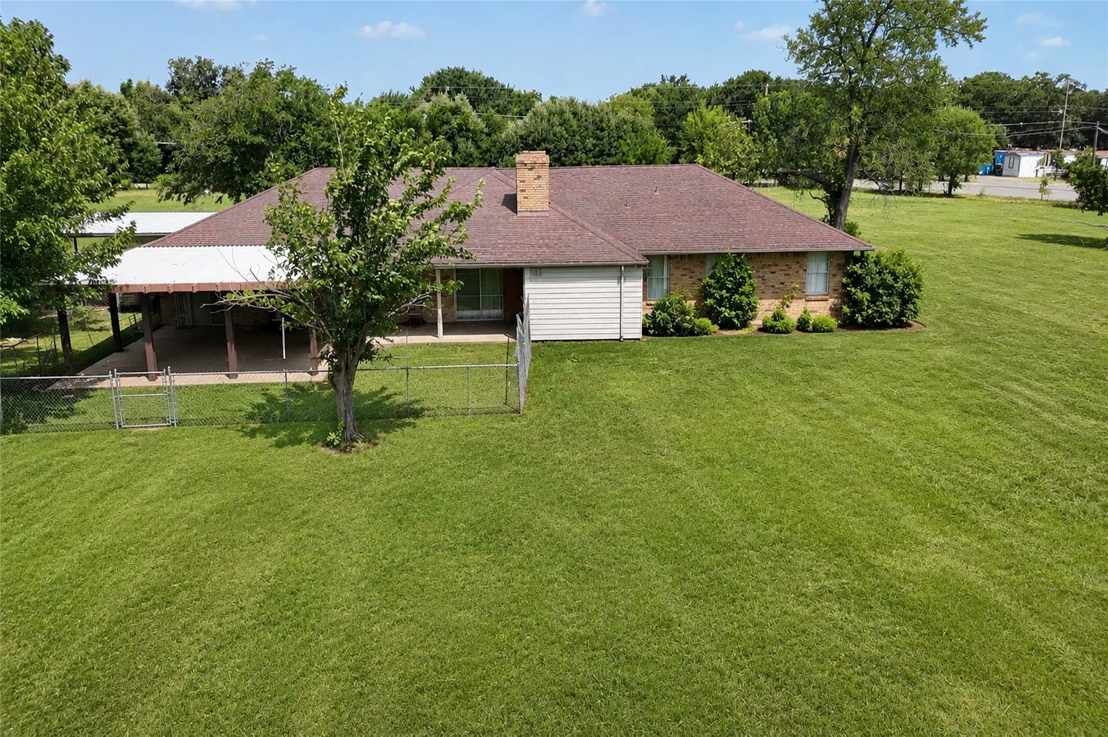 Farm For Sale in Dallas County , 1334 E Stark Road, Seagoville, Texas 75159, 3 Bedroom, 2 Bathroom, Garage spaces, 1,968 Sqft, built in 1967, mls#21315497, Real Estate Agent in Seagoville, Homes For Sale in Dallas county, Homes For Sale in Seagoville, Realtor in Seagoville Texas, Real Estate Brokerage Independent Realty Texas, Luminita Cordes Realtor