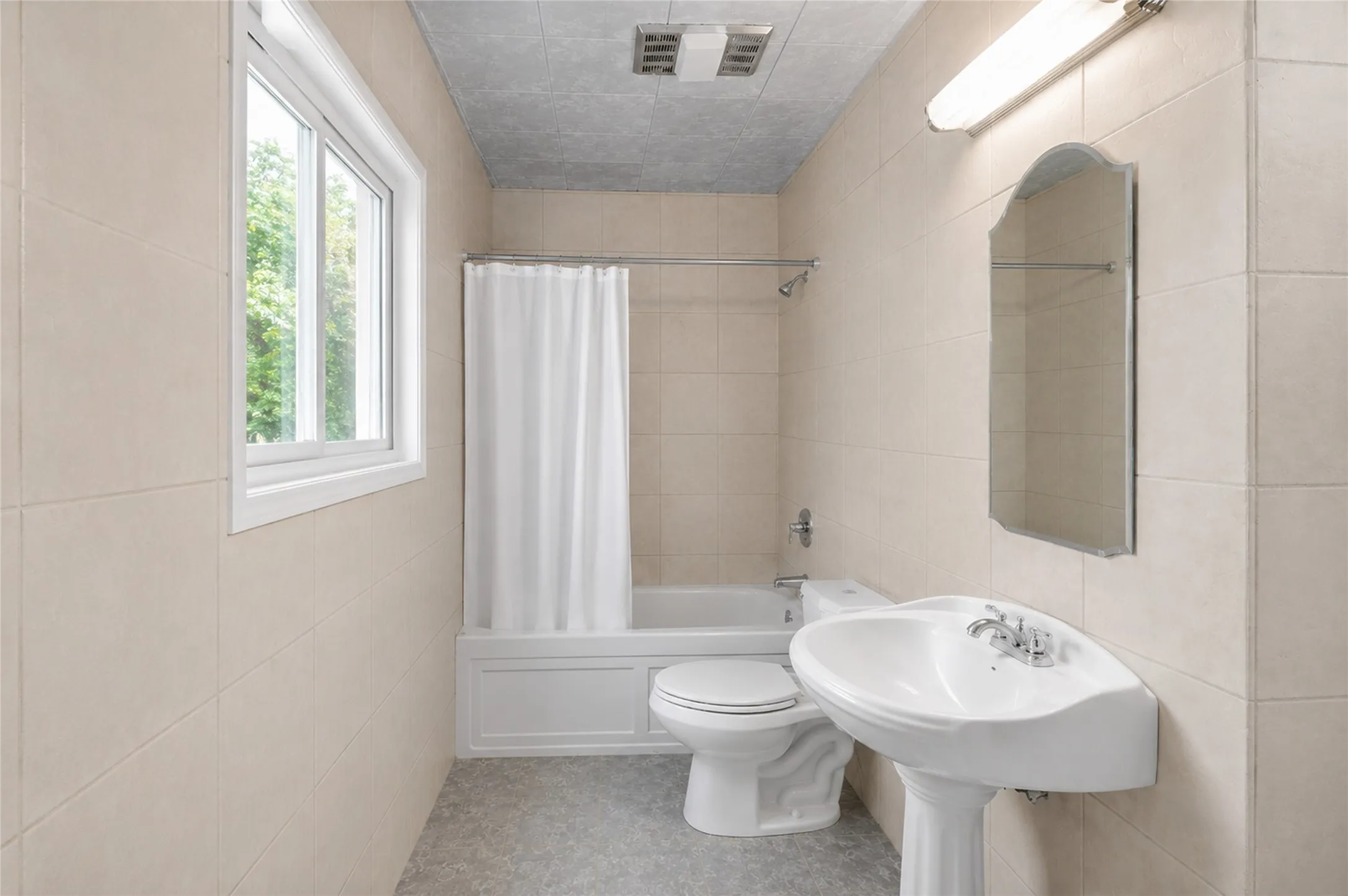 Farm For Sale in Dallas County , 1334 E Stark Road, Seagoville, Texas 75159, 3 Bedroom, 2 Bathroom, Garage spaces, 1,968 Sqft, built in 1967, mls#21315497, Real Estate Agent in Seagoville, Homes For Sale in Dallas county, Homes For Sale in Seagoville, Realtor in Seagoville Texas, Real Estate Brokerage Independent Realty Texas, Luminita Cordes Realtor
